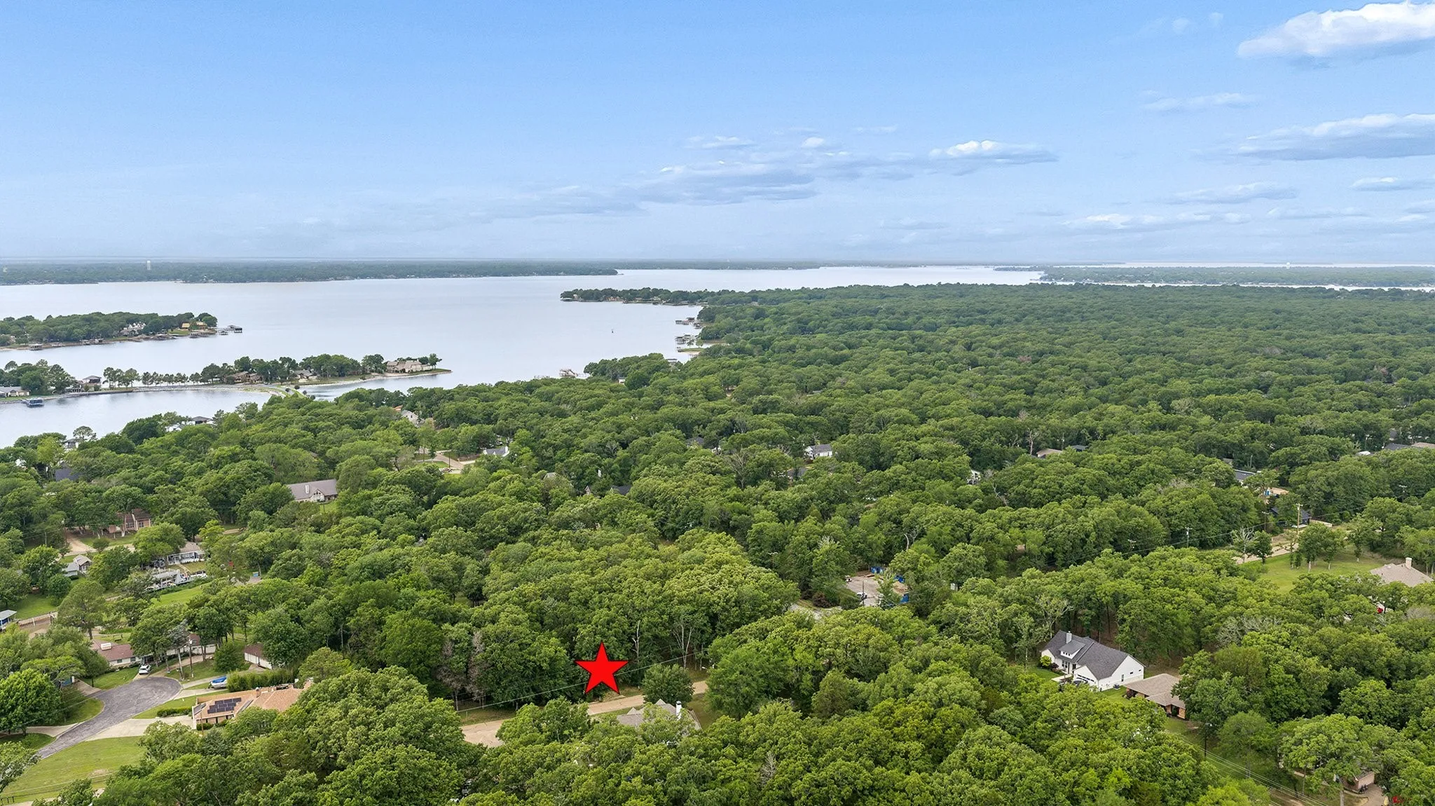 Single Family Residence For Rent in Henderson County , 109 Enchanted Drive, Enchanted Oaks, Texas 75156, 4 Bedroom, 2 Bathroom, 2 Garage spaces, 2,842 Sqft, built in 1998, mls#21367991, Real Estate Agent in Enchanted Oaks, Homes For Rent in Henderson county, Homes For Rent in Enchanted Oaks, Realtor in Enchanted Oaks Texas, Real Estate Brokerage Independent Realty Texas, Luminita Cordes Realtor