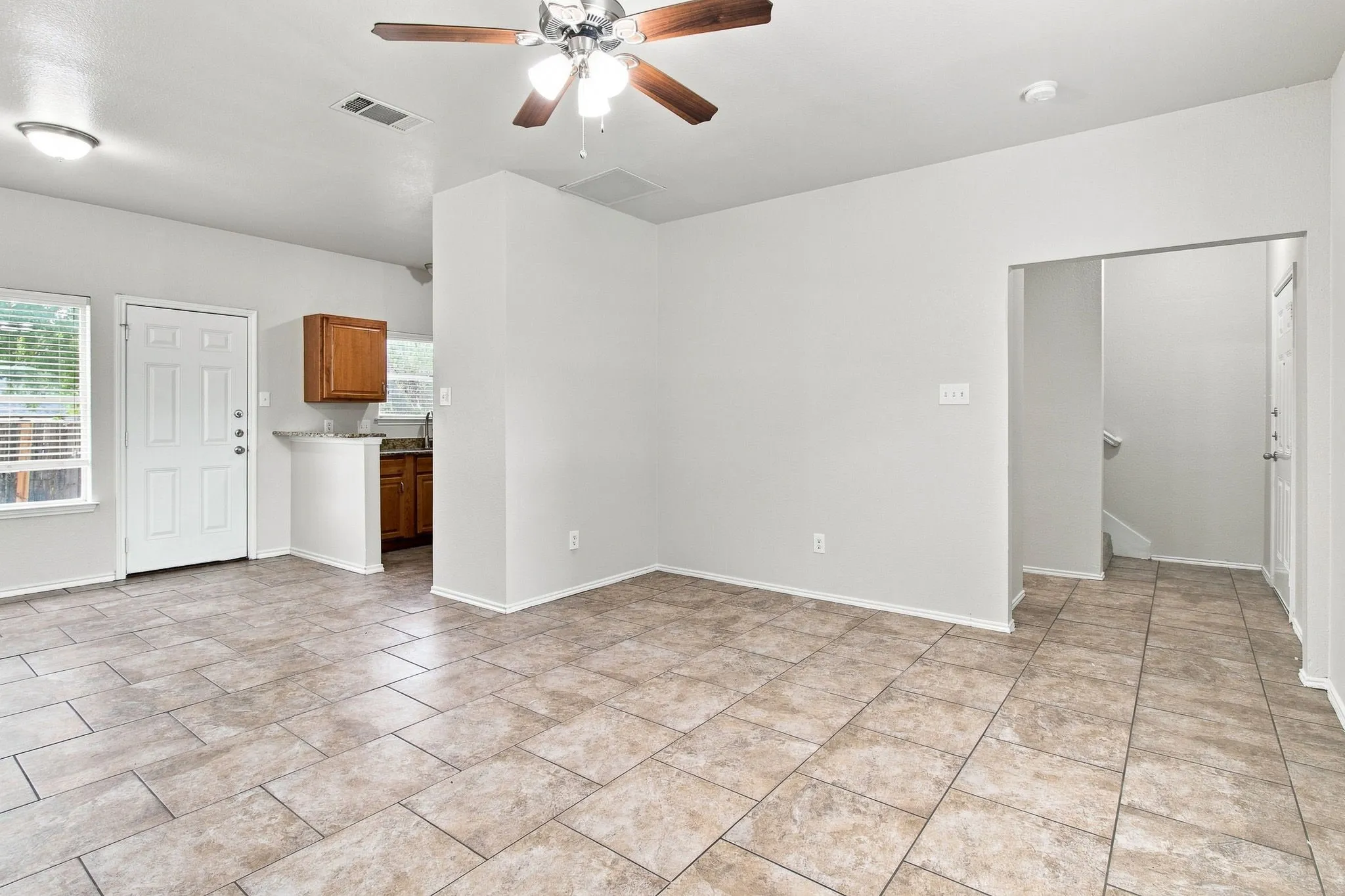 Single Family Residence For Sale in Dallas County , 1512 Yellowbird Court, De Soto, Texas 75115, 3 Bedroom, 3 Bathroom, 2 Garage spaces, 1,588 Sqft, built in 2000, mls#21366327, Real Estate Agent in De Soto, Homes For Sale in Dallas county, Homes For Sale in De Soto, Realtor in De Soto Texas, Real Estate Brokerage Independent Realty Texas, Luminita Cordes Realtor