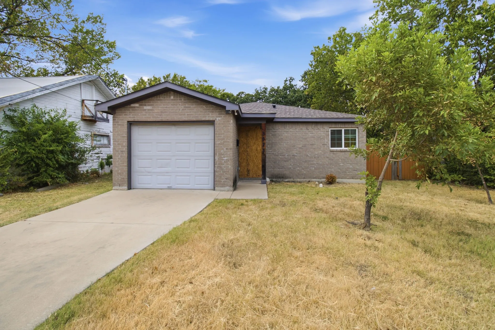Single Family Residence For Sale in Dallas County , 3923 Metropolitan Avenue, Dallas, Texas 75210, 3 Bedroom, 2 Bathroom, 1 Garage spaces, 1,210 Sqft, built in 2019, mls#21367599, Real Estate Agent in Dallas, Homes For Sale in Dallas county, Homes For Sale in Dallas, Realtor in Dallas Texas, Real Estate Brokerage Independent Realty Texas, Luminita Cordes Realtor