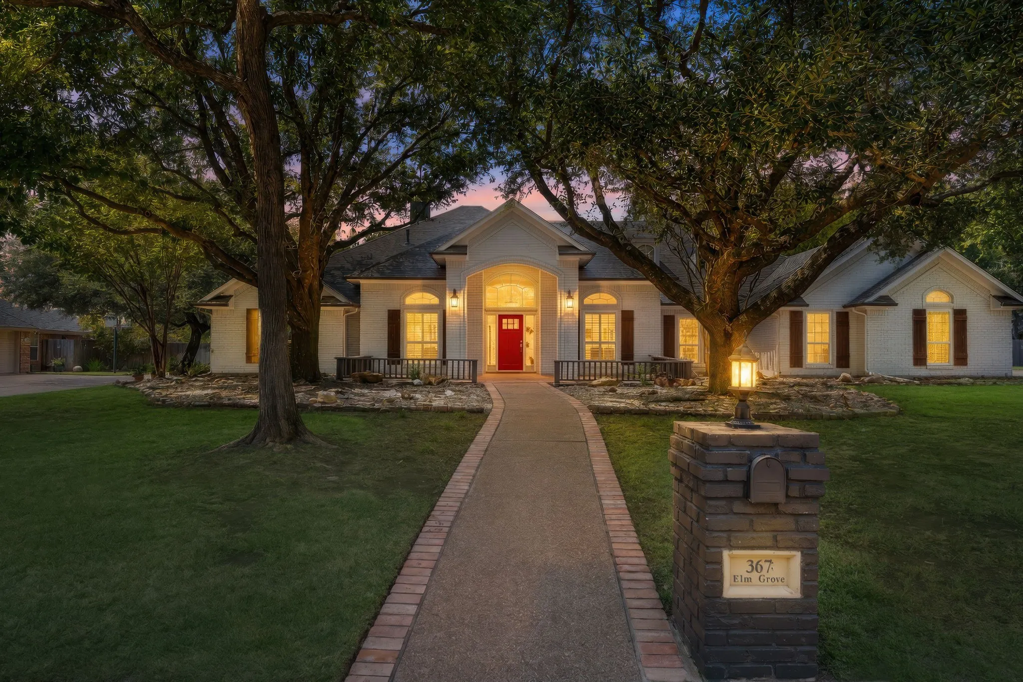 Single Family Residence For Sale in Mc Lennan County , 367 Elm Grove Circle, Waco, Texas 76657, 5 Bedroom, 3 Bathroom, 3 Garage spaces, 3,530 Sqft, built in 1999, mls#21367751, Real Estate Agent in Waco, Homes For Sale in Mc Lennan county, Homes For Sale in Waco, Realtor in Waco Texas, Real Estate Brokerage Independent Realty Texas, Luminita Cordes Realtor