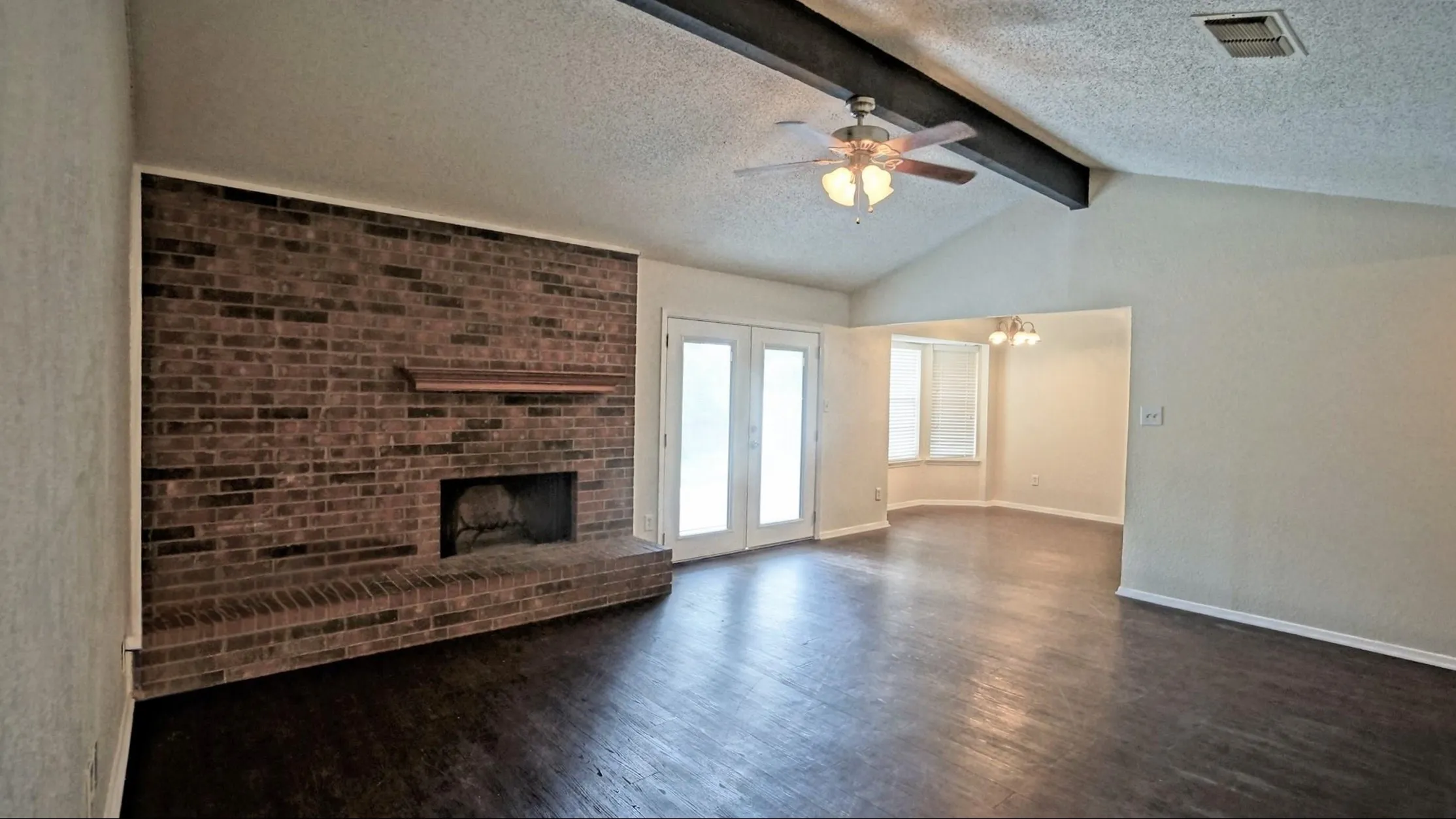 Single Family Residence For Sale in Tarrant County , 6453 Highview Terrace, Watauga, Texas 76148, 3 Bedroom, 2 Bathroom, 2 Garage spaces, 1,269 Sqft, built in 1981, mls#21367947, Real Estate Agent in Watauga, Homes For Sale in Tarrant county, Homes For Sale in Watauga, Realtor in Watauga Texas, Real Estate Brokerage Independent Realty Texas, Luminita Cordes Realtor