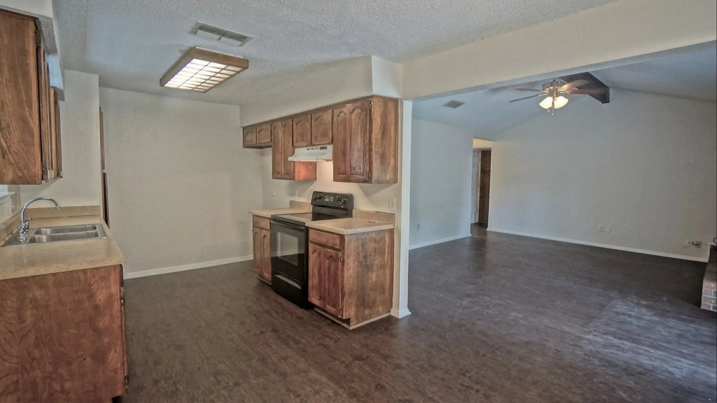 Single Family Residence For Sale in Tarrant County , 6453 Highview Terrace, Watauga, Texas 76148, 3 Bedroom, 2 Bathroom, 2 Garage spaces, 1,269 Sqft, built in 1981, mls#21367947, Real Estate Agent in Watauga, Homes For Sale in Tarrant county, Homes For Sale in Watauga, Realtor in Watauga Texas, Real Estate Brokerage Independent Realty Texas, Luminita Cordes Realtor