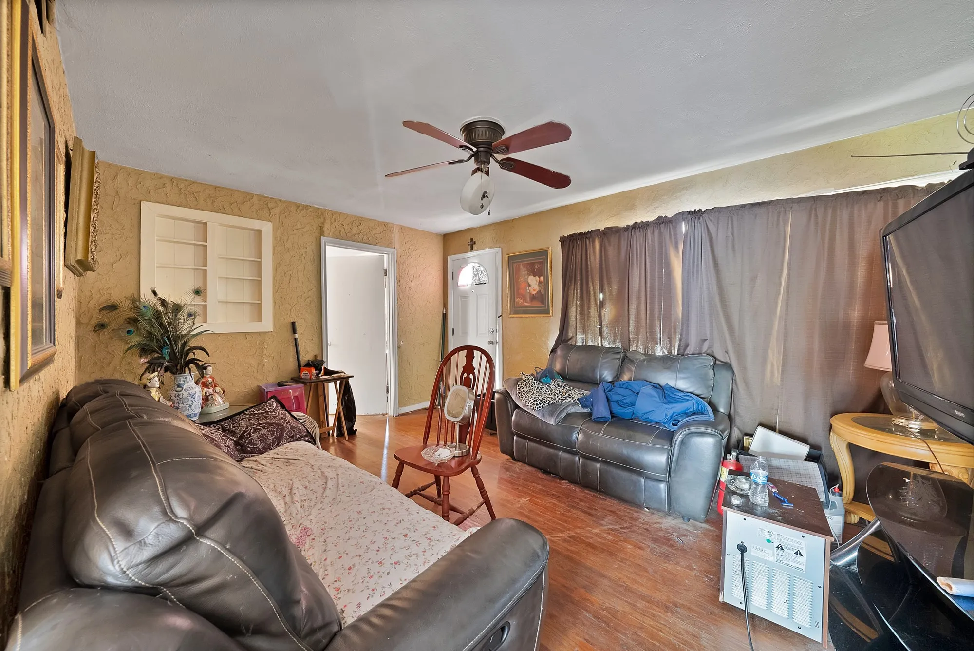 Single Family Residence For Sale in Dallas County , 1508 Betty Ann Lane, Balch Springs, Texas 75180, 2 Bedroom, 1 Bathroom, Garage spaces, 1,180 Sqft, built in 1950, mls#21368115, Real Estate Agent in Balch Springs, Homes For Sale in Dallas county, Homes For Sale in Balch Springs, Realtor in Balch Springs Texas, Real Estate Brokerage Independent Realty Texas, Luminita Cordes Realtor