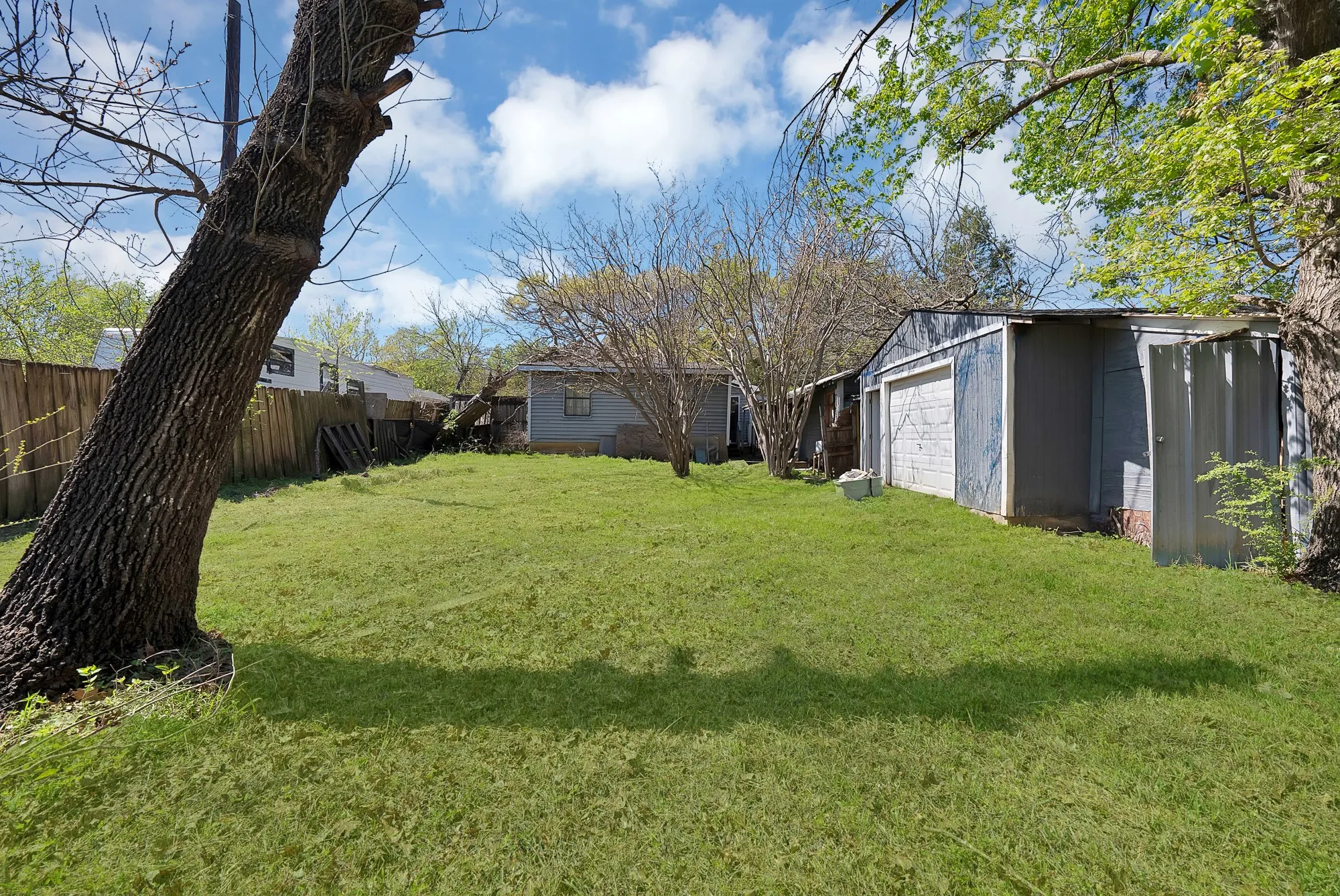Single Family Residence For Sale in Dallas County , 1508 Betty Ann Lane, Balch Springs, Texas 75180, 2 Bedroom, 1 Bathroom, Garage spaces, 1,180 Sqft, built in 1950, mls#21368115, Real Estate Agent in Balch Springs, Homes For Sale in Dallas county, Homes For Sale in Balch Springs, Realtor in Balch Springs Texas, Real Estate Brokerage Independent Realty Texas, Luminita Cordes Realtor