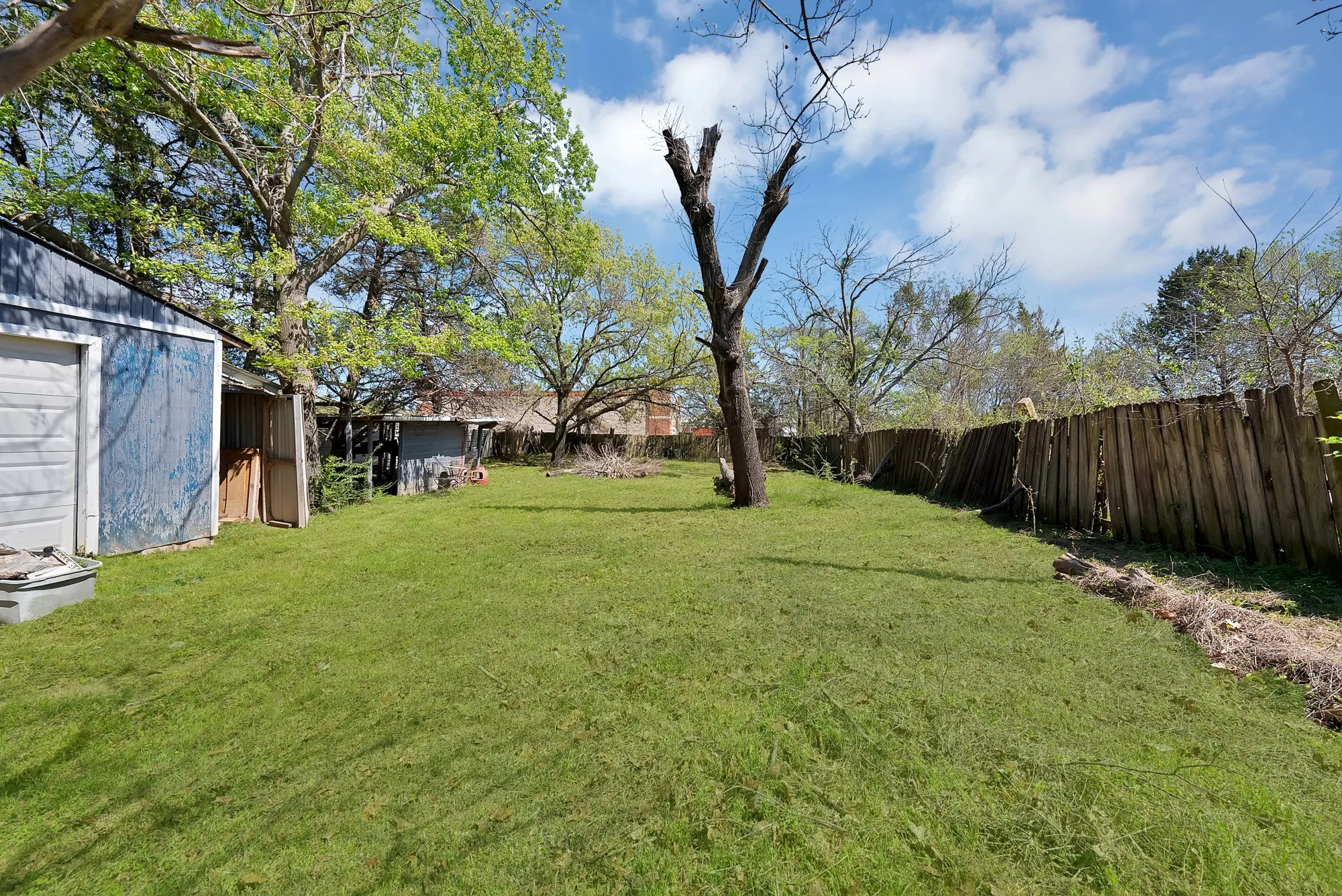 Single Family Residence For Sale in Dallas County , 1508 Betty Ann Lane, Balch Springs, Texas 75180, 2 Bedroom, 1 Bathroom, Garage spaces, 1,180 Sqft, built in 1950, mls#21368115, Real Estate Agent in Balch Springs, Homes For Sale in Dallas county, Homes For Sale in Balch Springs, Realtor in Balch Springs Texas, Real Estate Brokerage Independent Realty Texas, Luminita Cordes Realtor