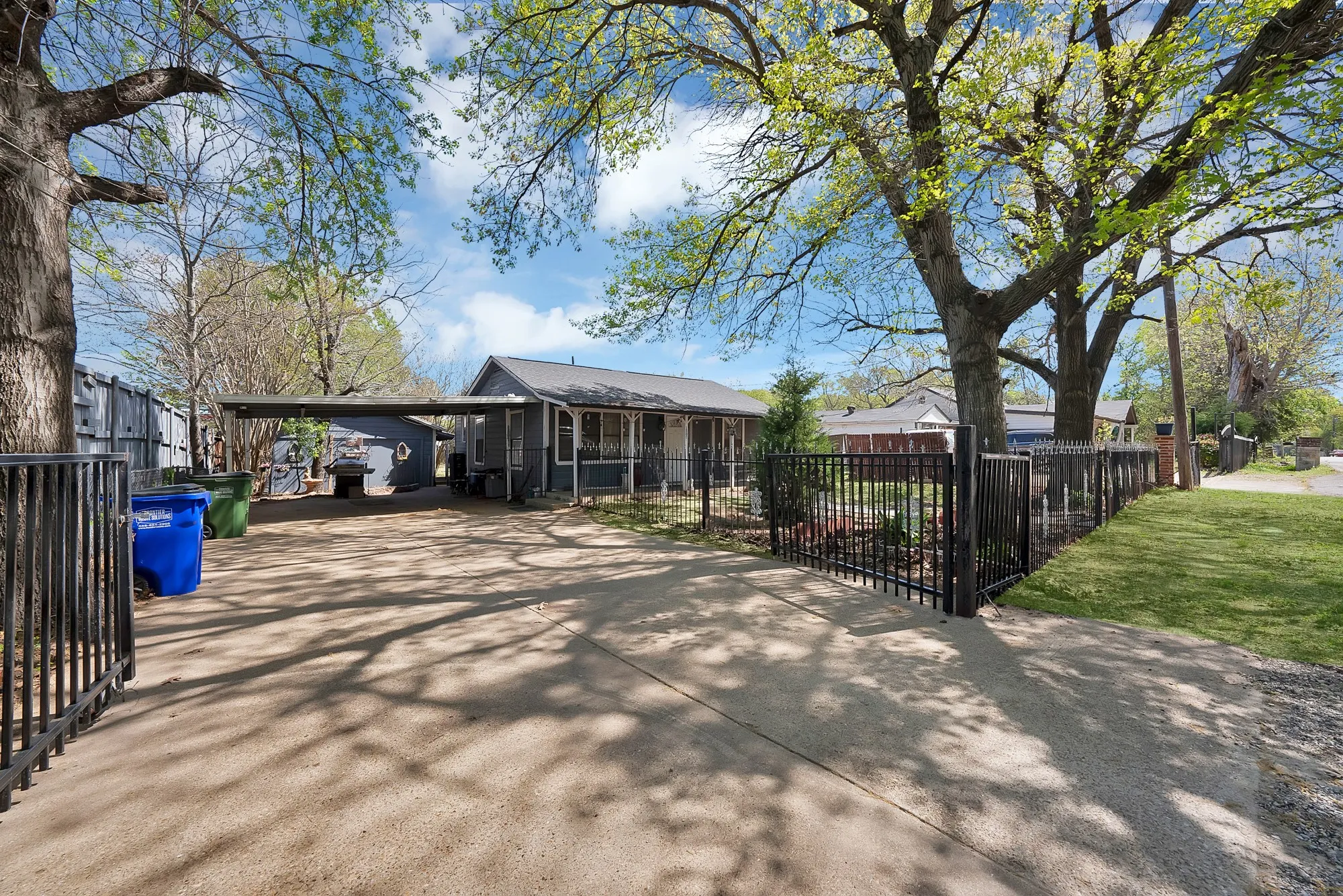 Single Family Residence For Sale in Dallas County , 1508 Betty Ann Lane, Balch Springs, Texas 75180, 2 Bedroom, 1 Bathroom, Garage spaces, 1,180 Sqft, built in 1950, mls#21368115, Real Estate Agent in Balch Springs, Homes For Sale in Dallas county, Homes For Sale in Balch Springs, Realtor in Balch Springs Texas, Real Estate Brokerage Independent Realty Texas, Luminita Cordes Realtor