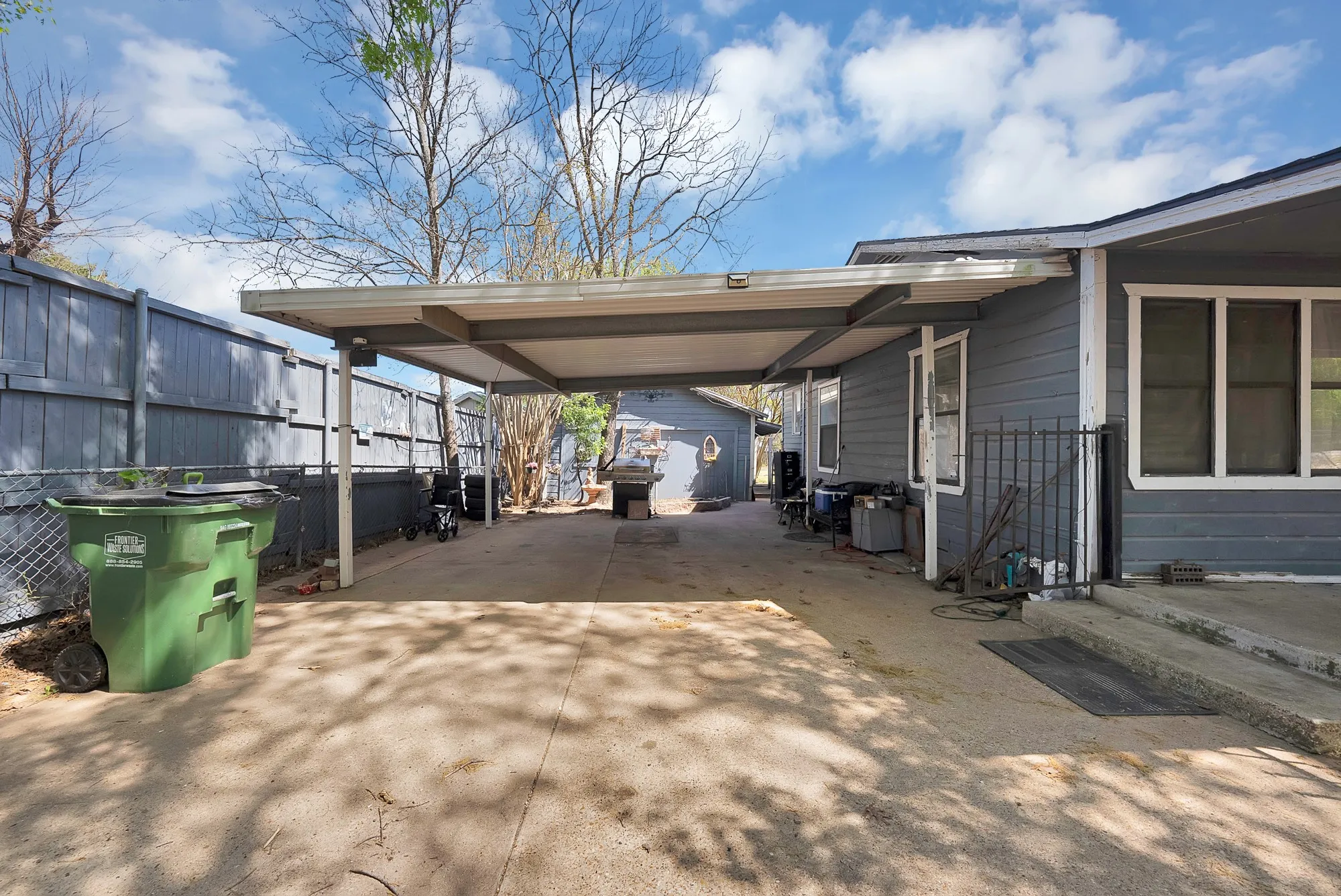 Single Family Residence For Sale in Dallas County , 1508 Betty Ann Lane, Balch Springs, Texas 75180, 2 Bedroom, 1 Bathroom, Garage spaces, 1,180 Sqft, built in 1950, mls#21368115, Real Estate Agent in Balch Springs, Homes For Sale in Dallas county, Homes For Sale in Balch Springs, Realtor in Balch Springs Texas, Real Estate Brokerage Independent Realty Texas, Luminita Cordes Realtor