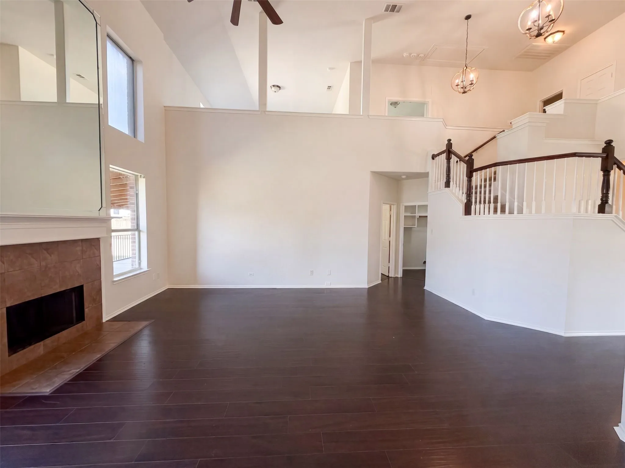 Single Family Residence For Sale in Dallas County , 1402 Stone Oak Court, Cedar Hill, Texas 75104, 4 Bedroom, 4 Bathroom, 3 Garage spaces, 3,658 Sqft, built in 2004, mls#21368117, Real Estate Agent in Cedar Hill, Homes For Sale in Dallas county, Homes For Sale in Cedar Hill, Realtor in Cedar Hill Texas, Real Estate Brokerage Independent Realty Texas, Luminita Cordes Realtor