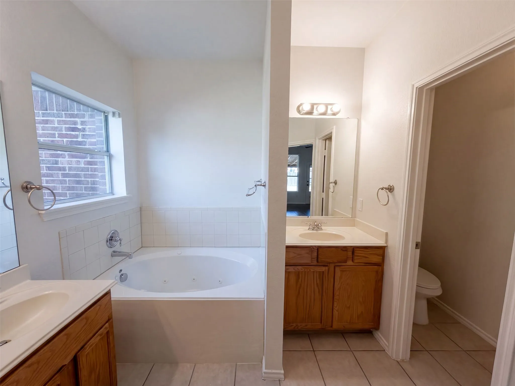Single Family Residence For Sale in Dallas County , 1402 Stone Oak Court, Cedar Hill, Texas 75104, 4 Bedroom, 4 Bathroom, 3 Garage spaces, 3,658 Sqft, built in 2004, mls#21368117, Real Estate Agent in Cedar Hill, Homes For Sale in Dallas county, Homes For Sale in Cedar Hill, Realtor in Cedar Hill Texas, Real Estate Brokerage Independent Realty Texas, Luminita Cordes Realtor