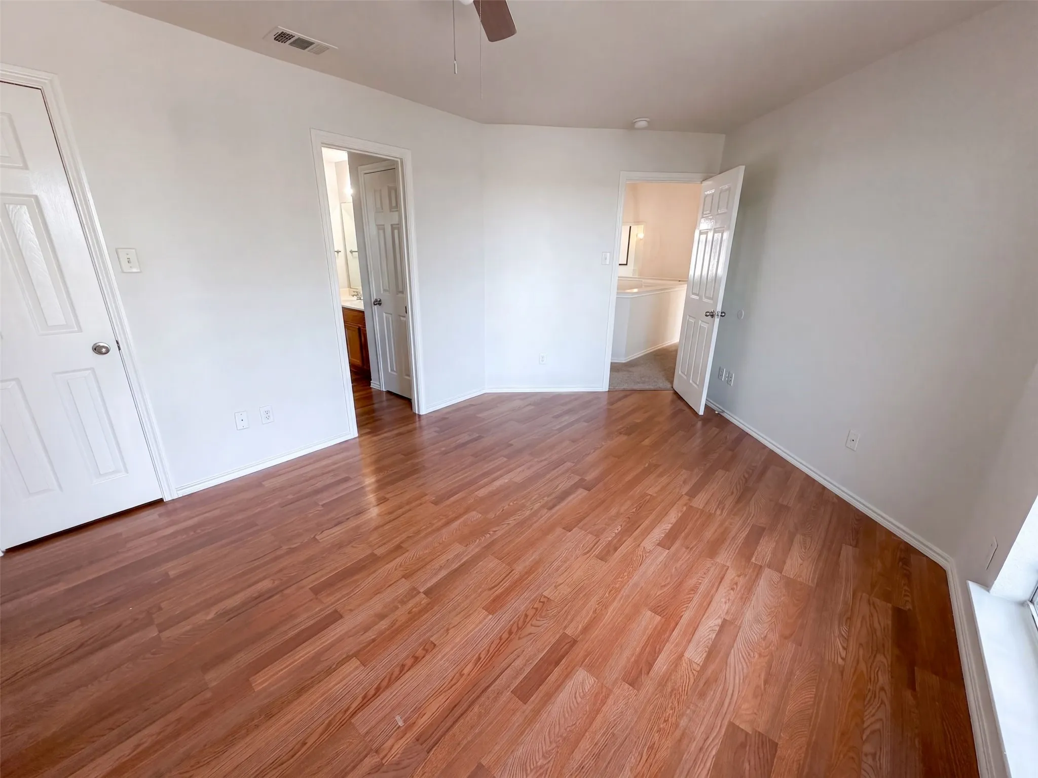 Single Family Residence For Sale in Dallas County , 1402 Stone Oak Court, Cedar Hill, Texas 75104, 4 Bedroom, 4 Bathroom, 3 Garage spaces, 3,658 Sqft, built in 2004, mls#21368117, Real Estate Agent in Cedar Hill, Homes For Sale in Dallas county, Homes For Sale in Cedar Hill, Realtor in Cedar Hill Texas, Real Estate Brokerage Independent Realty Texas, Luminita Cordes Realtor