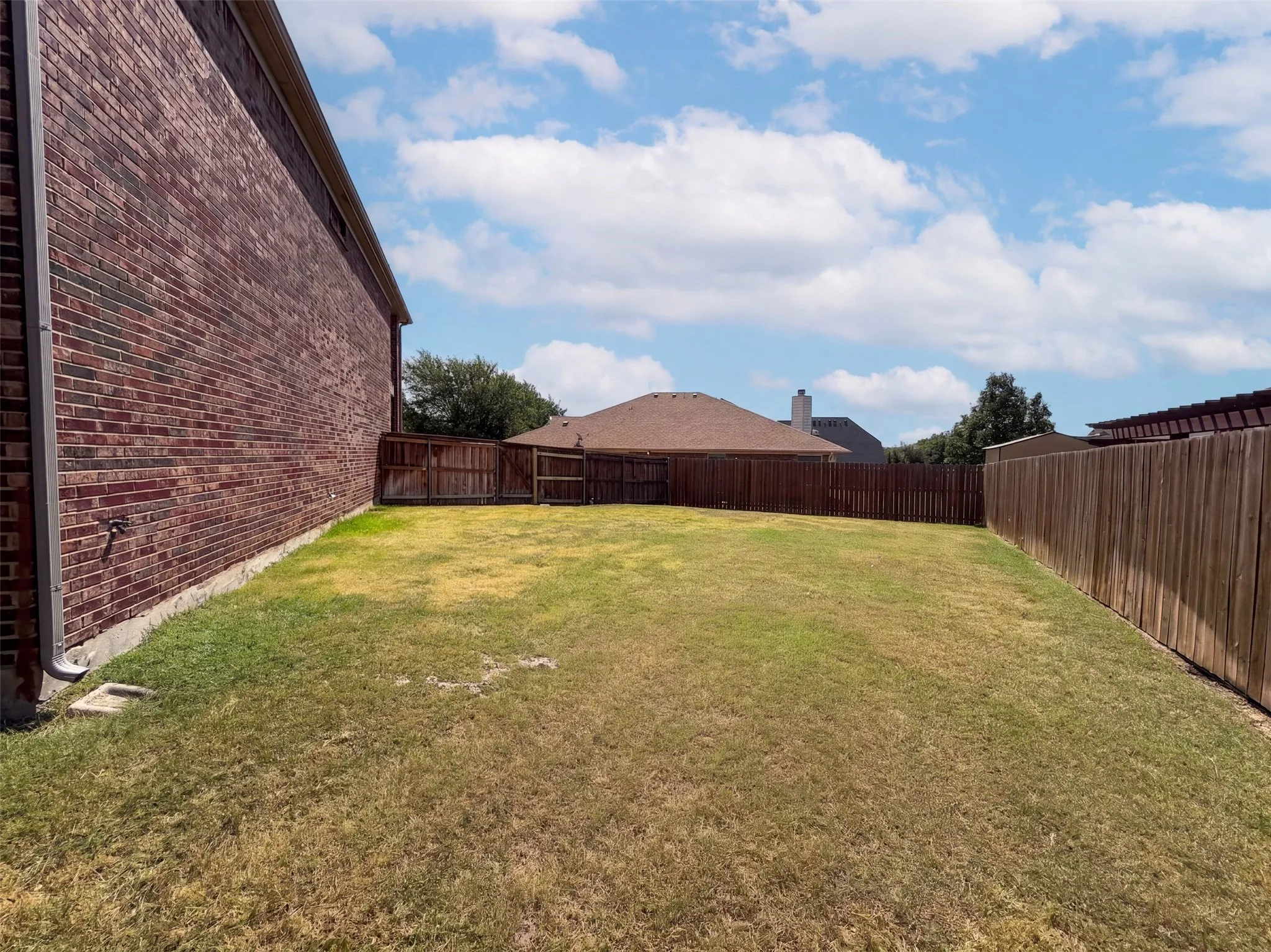 Single Family Residence For Sale in Dallas County , 1402 Stone Oak Court, Cedar Hill, Texas 75104, 4 Bedroom, 4 Bathroom, 3 Garage spaces, 3,658 Sqft, built in 2004, mls#21368117, Real Estate Agent in Cedar Hill, Homes For Sale in Dallas county, Homes For Sale in Cedar Hill, Realtor in Cedar Hill Texas, Real Estate Brokerage Independent Realty Texas, Luminita Cordes Realtor