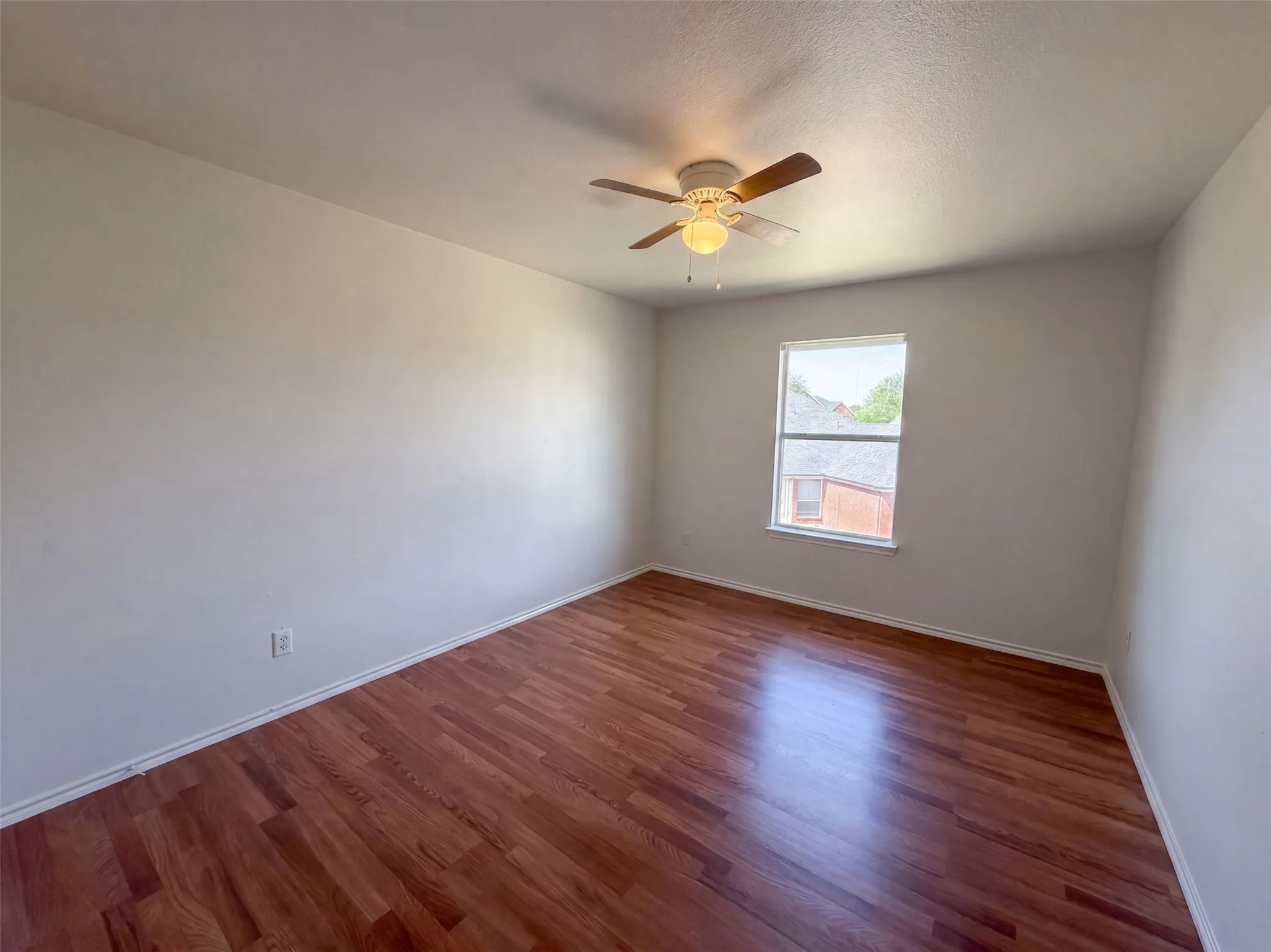 Single Family Residence For Sale in Dallas County , 1402 Stone Oak Court, Cedar Hill, Texas 75104, 4 Bedroom, 4 Bathroom, 3 Garage spaces, 3,658 Sqft, built in 2004, mls#21368117, Real Estate Agent in Cedar Hill, Homes For Sale in Dallas county, Homes For Sale in Cedar Hill, Realtor in Cedar Hill Texas, Real Estate Brokerage Independent Realty Texas, Luminita Cordes Realtor
