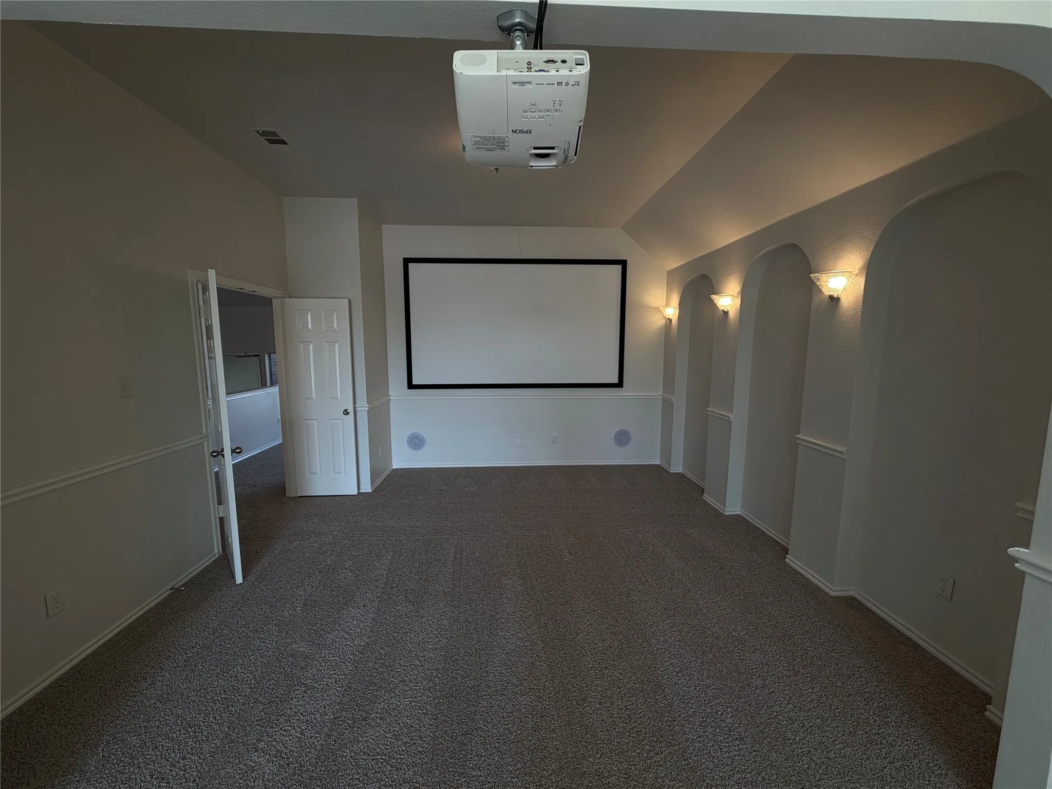 Single Family Residence For Sale in Dallas County , 1402 Stone Oak Court, Cedar Hill, Texas 75104, 4 Bedroom, 4 Bathroom, 3 Garage spaces, 3,658 Sqft, built in 2004, mls#21368117, Real Estate Agent in Cedar Hill, Homes For Sale in Dallas county, Homes For Sale in Cedar Hill, Realtor in Cedar Hill Texas, Real Estate Brokerage Independent Realty Texas, Luminita Cordes Realtor