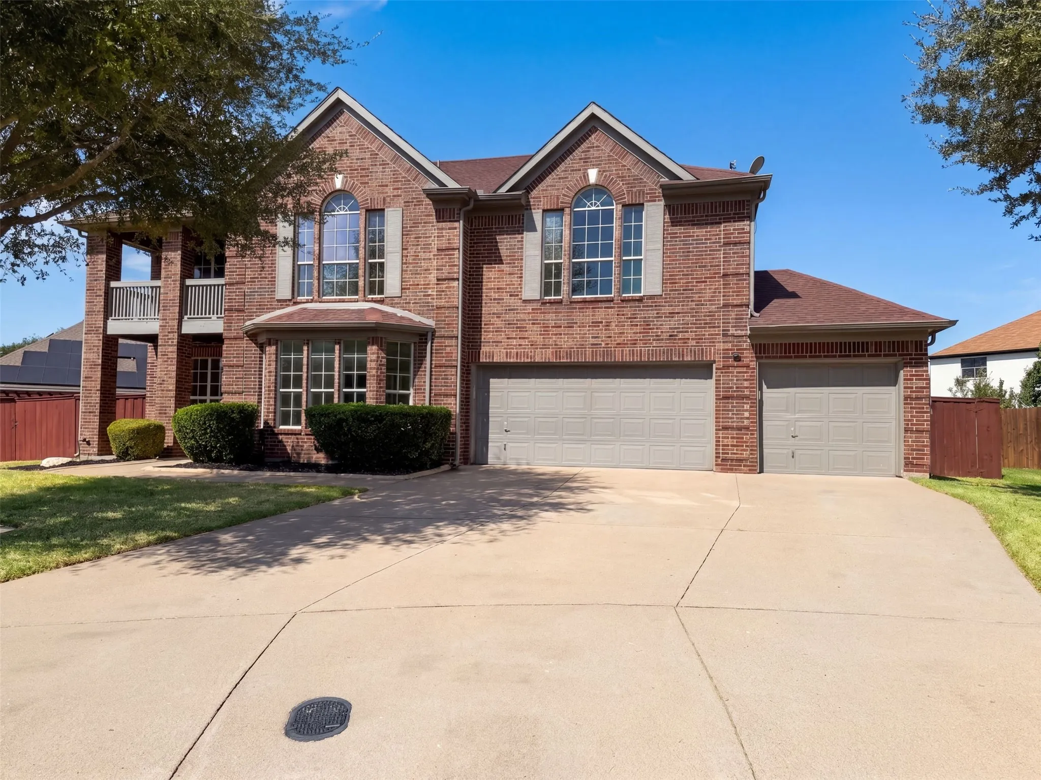 Single Family Residence For Sale in Dallas County , 1402 Stone Oak Court, Cedar Hill, Texas 75104, 4 Bedroom, 4 Bathroom, 3 Garage spaces, 3,658 Sqft, built in 2004, mls#21368117, Real Estate Agent in Cedar Hill, Homes For Sale in Dallas county, Homes For Sale in Cedar Hill, Realtor in Cedar Hill Texas, Real Estate Brokerage Independent Realty Texas, Luminita Cordes Realtor