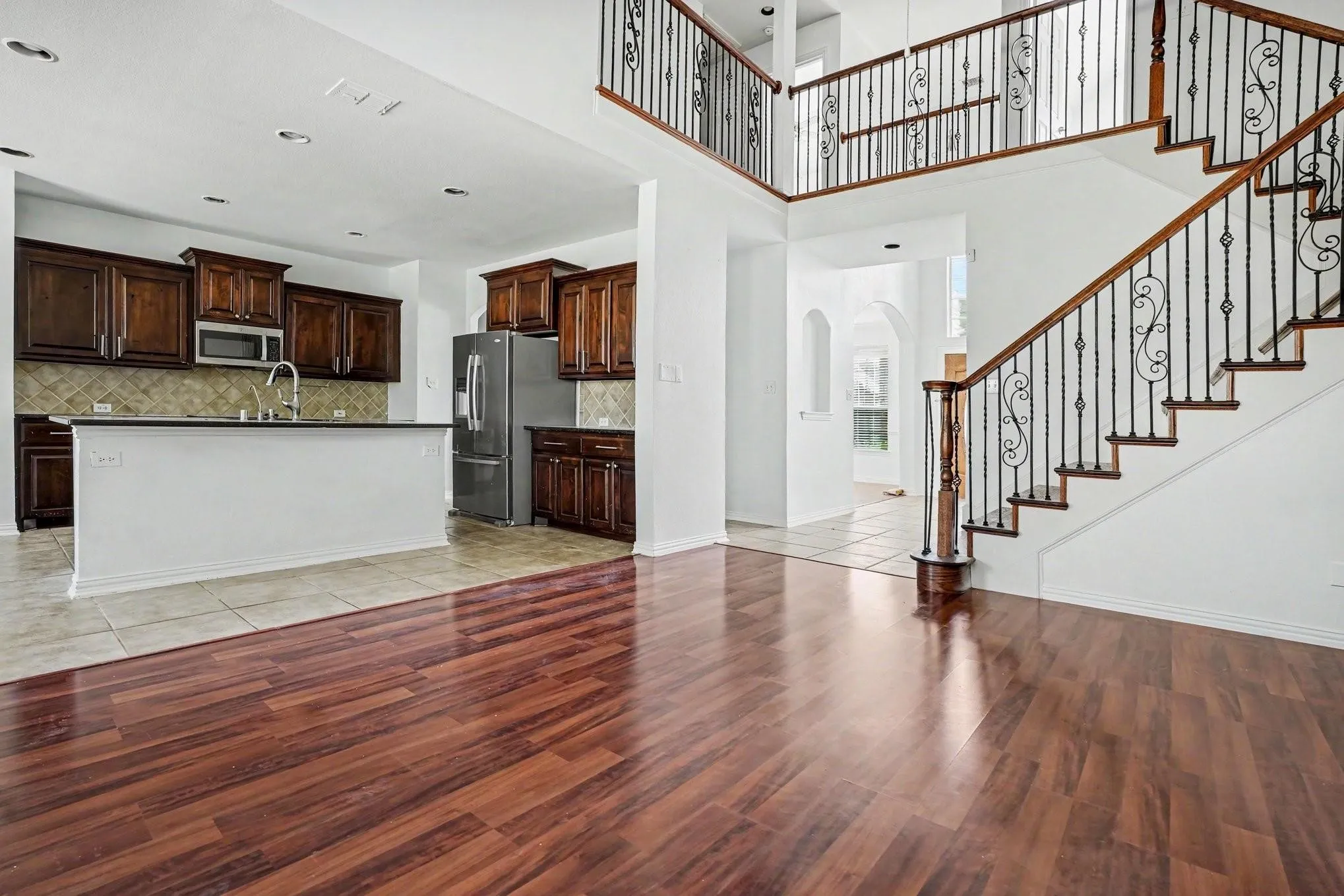 Single Family Residence For Rent in Tarrant County , 3023 Riverwood Lane, Grand Prairie, Texas 75052, 4 Bedroom, 4 Bathroom, 2 Garage spaces, 3,078 Sqft, built in 2006, mls#21368134, Real Estate Agent in Grand Prairie, Homes For Rent in Tarrant county, Homes For Rent in Grand Prairie, Realtor in Grand Prairie Texas, Real Estate Brokerage Independent Realty Texas, Luminita Cordes Realtor