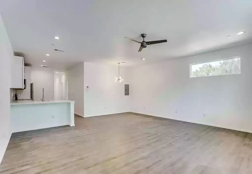 Apartment For Rent in Dallas County , 3275 Dallas Street 205, Dallas, Texas 75210, 1 Bedroom, 1 Bathroom, Garage spaces, 760 Sqft, built in 2020, mls#21368135, Real Estate Agent in Dallas, Homes For Rent in Dallas county, Homes For Rent in Dallas, Realtor in Dallas Texas, Real Estate Brokerage Independent Realty Texas, Luminita Cordes Realtor