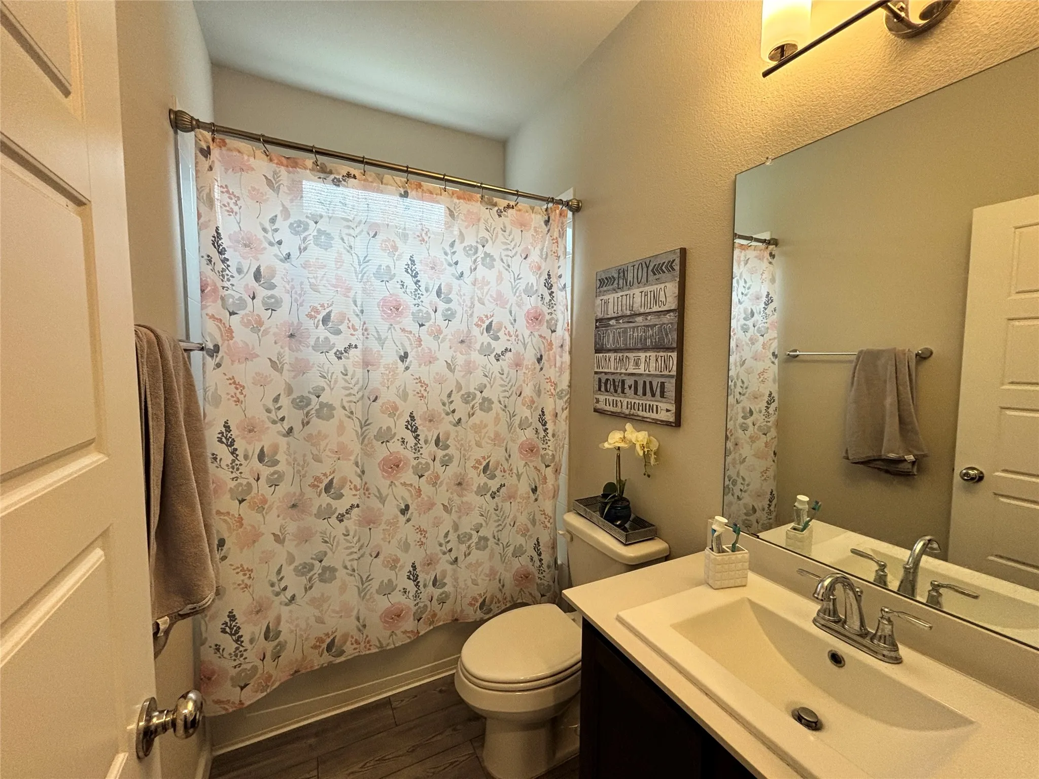 Single Family Residence For Sale in Ellis County , 395 Teton Street, Waxahachie, Texas 75165, 5 Bedroom, 4 Bathroom, 2 Garage spaces, 3,556 Sqft, built in 2022, mls#21360888, Real Estate Agent in Waxahachie, Homes For Sale in Ellis county, Homes For Sale in Waxahachie, Realtor in Waxahachie Texas, Real Estate Brokerage Independent Realty Texas, Luminita Cordes Realtor
