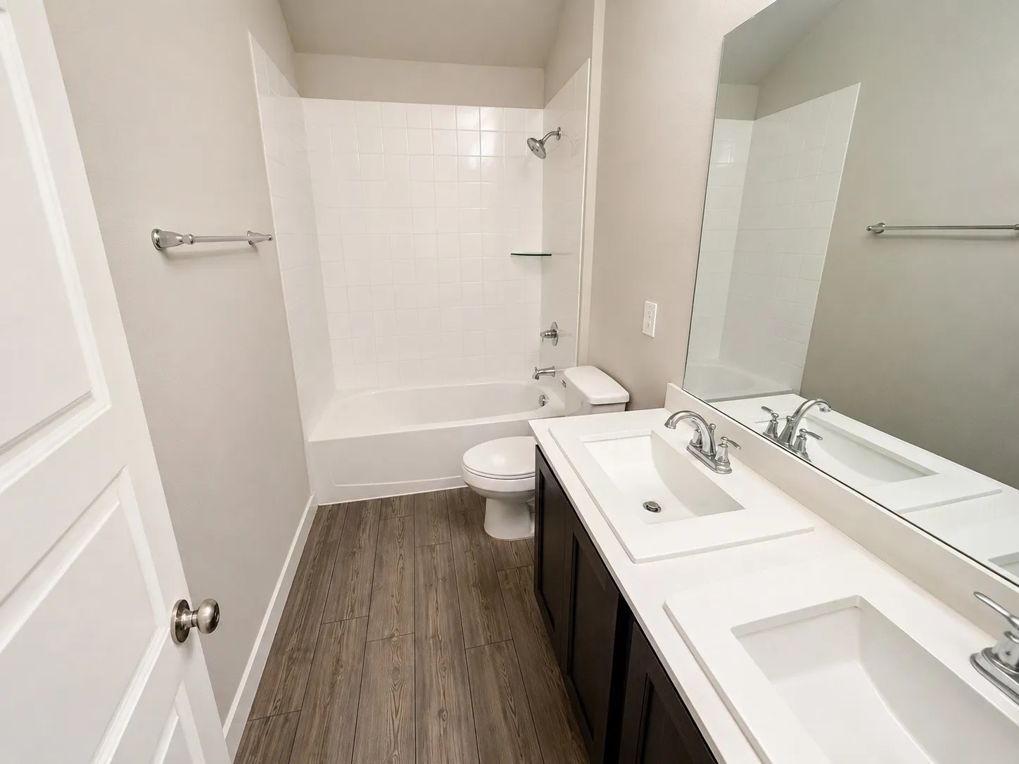 Single Family Residence For Sale in Ellis County , 395 Teton Street, Waxahachie, Texas 75165, 5 Bedroom, 4 Bathroom, 2 Garage spaces, 3,556 Sqft, built in 2022, mls#21360888, Real Estate Agent in Waxahachie, Homes For Sale in Ellis county, Homes For Sale in Waxahachie, Realtor in Waxahachie Texas, Real Estate Brokerage Independent Realty Texas, Luminita Cordes Realtor