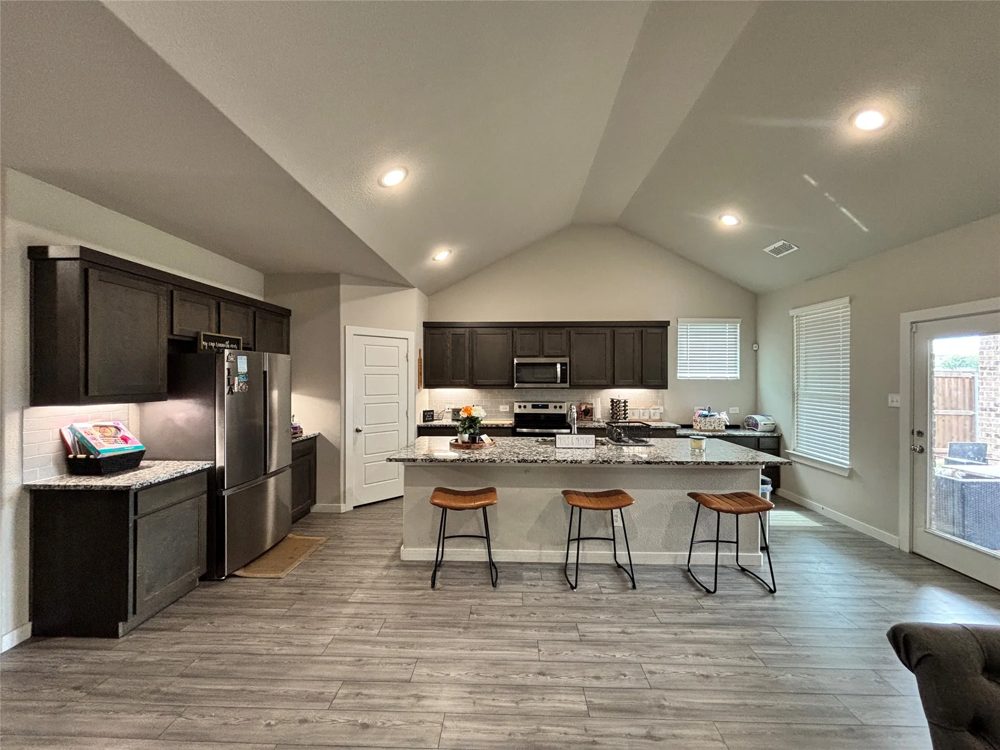 Single Family Residence For Sale in Ellis County , 395 Teton Street, Waxahachie, Texas 75165, 5 Bedroom, 4 Bathroom, 2 Garage spaces, 3,556 Sqft, built in 2022, mls#21360888, Real Estate Agent in Waxahachie, Homes For Sale in Ellis county, Homes For Sale in Waxahachie, Realtor in Waxahachie Texas, Real Estate Brokerage Independent Realty Texas, Luminita Cordes Realtor