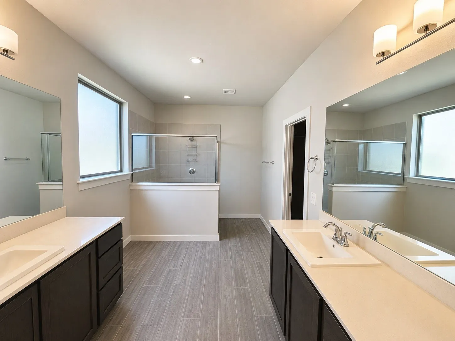 Single Family Residence For Sale in Ellis County , 395 Teton Street, Waxahachie, Texas 75165, 5 Bedroom, 4 Bathroom, 2 Garage spaces, 3,556 Sqft, built in 2022, mls#21360888, Real Estate Agent in Waxahachie, Homes For Sale in Ellis county, Homes For Sale in Waxahachie, Realtor in Waxahachie Texas, Real Estate Brokerage Independent Realty Texas, Luminita Cordes Realtor