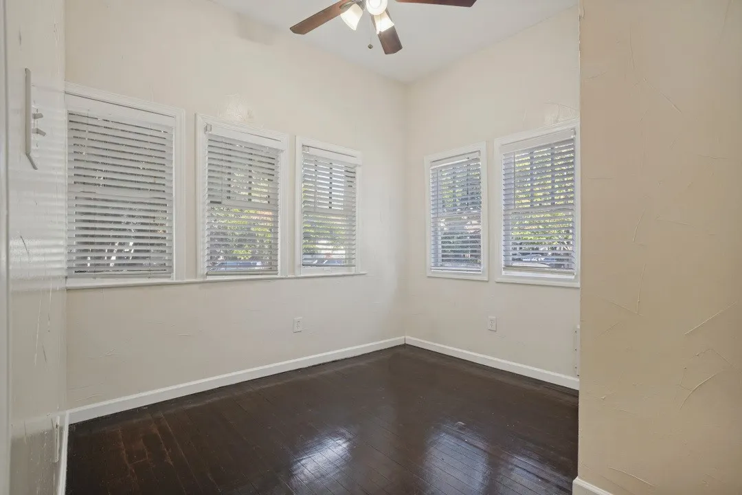 Duplex For Rent in Denton County , 912 Oakland Street, Denton, Texas 76201, 2 Bedroom, 1 Bathroom, Garage spaces, 850 Sqft, built in 1918, mls#21368018, Real Estate Agent in Denton, Homes For Rent in Denton county, Homes For Rent in Denton, Realtor in Denton Texas, Real Estate Brokerage Independent Realty Texas, Luminita Cordes Realtor