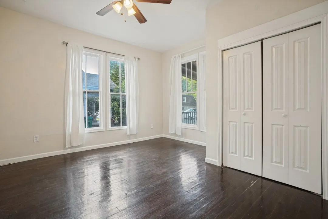Duplex For Rent in Denton County , 912 Oakland Street, Denton, Texas 76201, 2 Bedroom, 1 Bathroom, Garage spaces, 850 Sqft, built in 1918, mls#21368018, Real Estate Agent in Denton, Homes For Rent in Denton county, Homes For Rent in Denton, Realtor in Denton Texas, Real Estate Brokerage Independent Realty Texas, Luminita Cordes Realtor