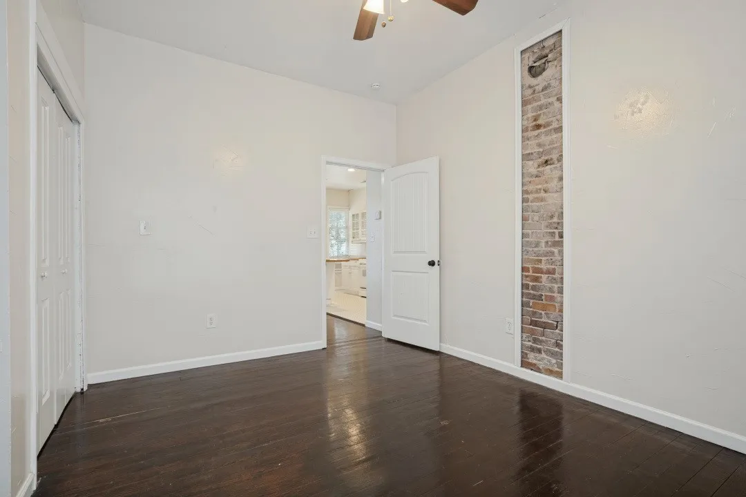 Duplex For Rent in Denton County , 912 Oakland Street, Denton, Texas 76201, 2 Bedroom, 1 Bathroom, Garage spaces, 850 Sqft, built in 1918, mls#21368018, Real Estate Agent in Denton, Homes For Rent in Denton county, Homes For Rent in Denton, Realtor in Denton Texas, Real Estate Brokerage Independent Realty Texas, Luminita Cordes Realtor