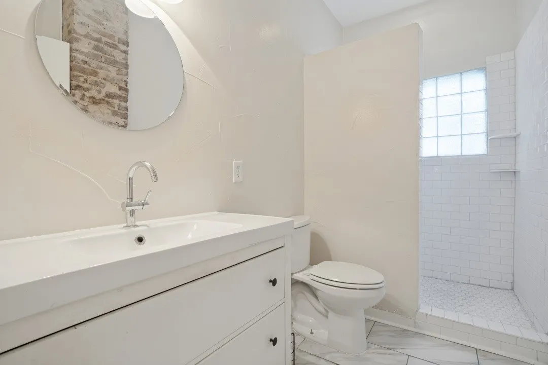 Duplex For Rent in Denton County , 912 Oakland Street, Denton, Texas 76201, 2 Bedroom, 1 Bathroom, Garage spaces, 850 Sqft, built in 1918, mls#21368018, Real Estate Agent in Denton, Homes For Rent in Denton county, Homes For Rent in Denton, Realtor in Denton Texas, Real Estate Brokerage Independent Realty Texas, Luminita Cordes Realtor