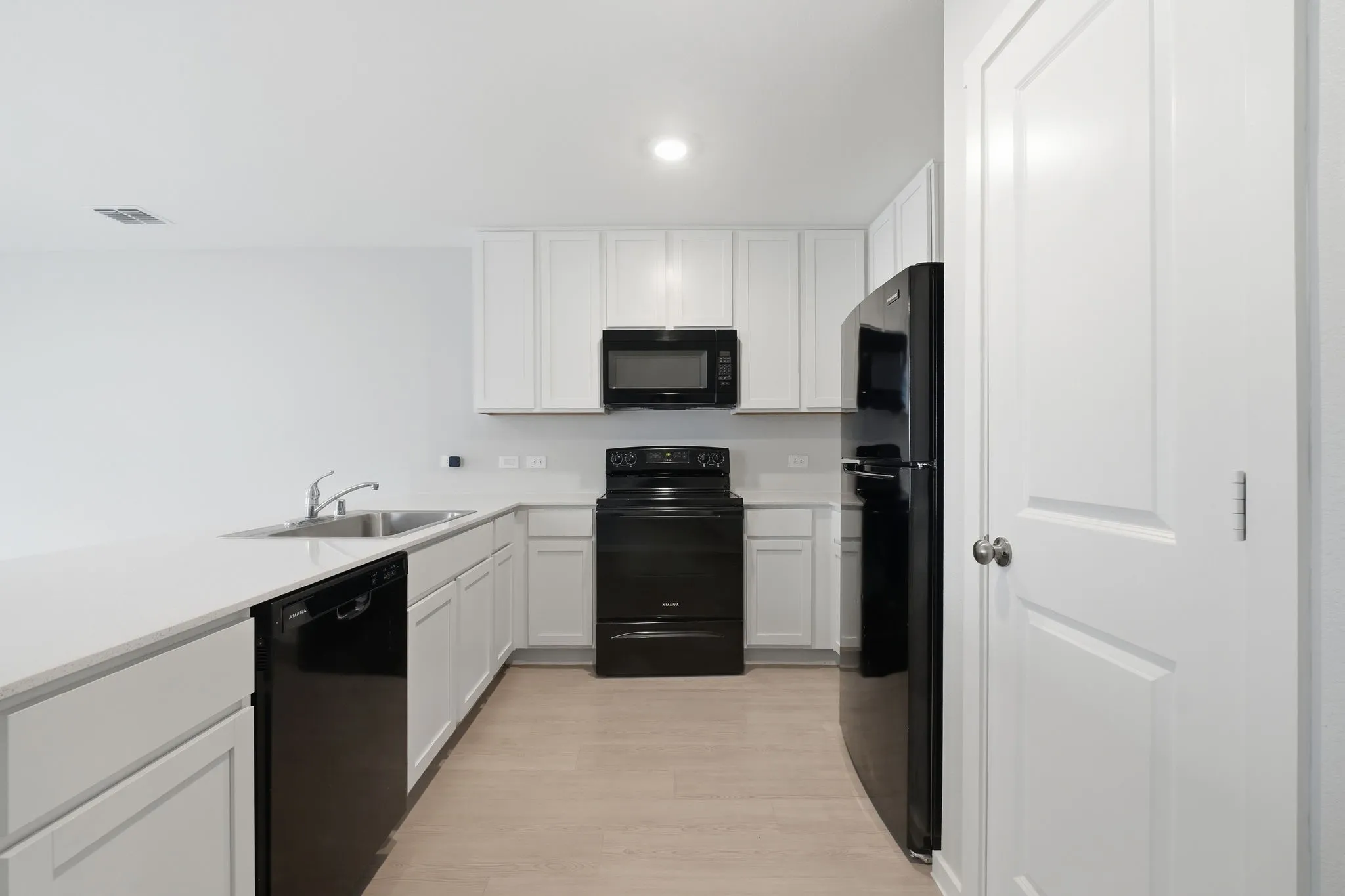 Single Family Residence For Sale in Dallas County , 225 Poplar Place, Wilmer, Texas 75172, 3 Bedroom, 2 Bathroom, 2 Garage spaces, 1,400 Sqft, built in 2025, mls#21366340, Real Estate Agent in Wilmer, Homes For Sale in Dallas county, Homes For Sale in Wilmer, Realtor in Wilmer Texas, Real Estate Brokerage Independent Realty Texas, Luminita Cordes Realtor