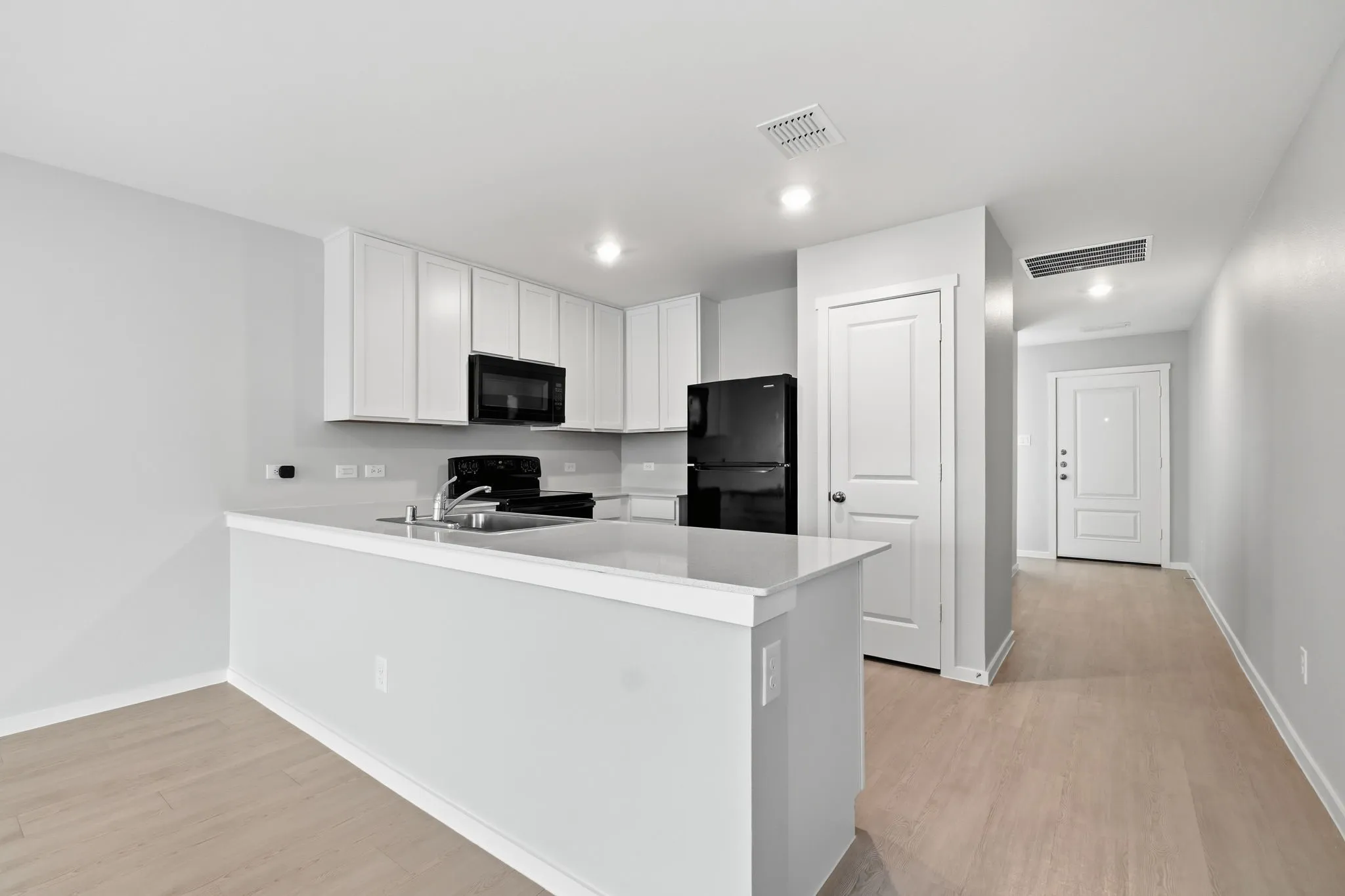 Single Family Residence For Sale in Dallas County , 225 Poplar Place, Wilmer, Texas 75172, 3 Bedroom, 2 Bathroom, 2 Garage spaces, 1,400 Sqft, built in 2025, mls#21366340, Real Estate Agent in Wilmer, Homes For Sale in Dallas county, Homes For Sale in Wilmer, Realtor in Wilmer Texas, Real Estate Brokerage Independent Realty Texas, Luminita Cordes Realtor