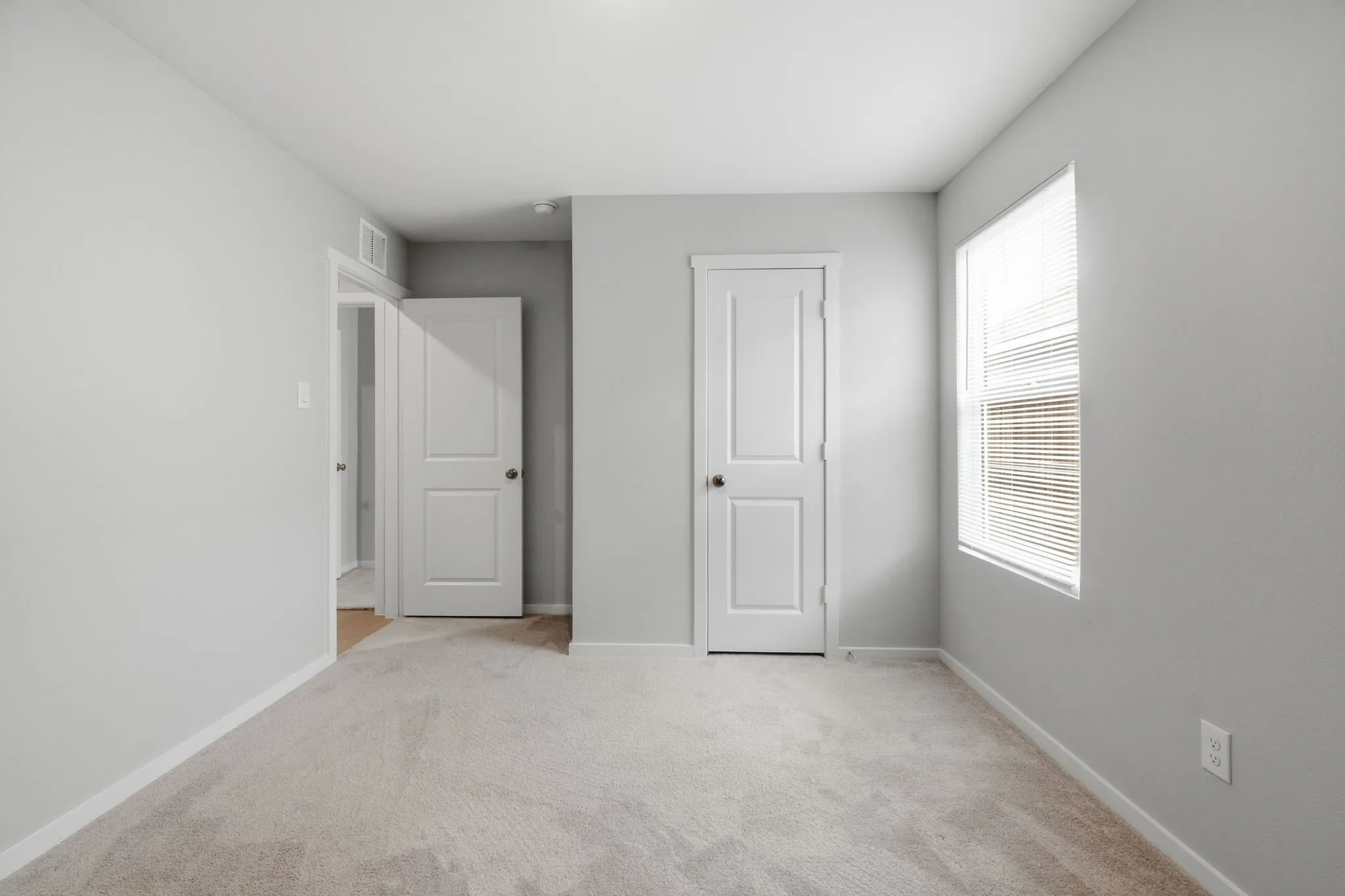 Single Family Residence For Sale in Dallas County , 225 Poplar Place, Wilmer, Texas 75172, 3 Bedroom, 2 Bathroom, 2 Garage spaces, 1,400 Sqft, built in 2025, mls#21366340, Real Estate Agent in Wilmer, Homes For Sale in Dallas county, Homes For Sale in Wilmer, Realtor in Wilmer Texas, Real Estate Brokerage Independent Realty Texas, Luminita Cordes Realtor
