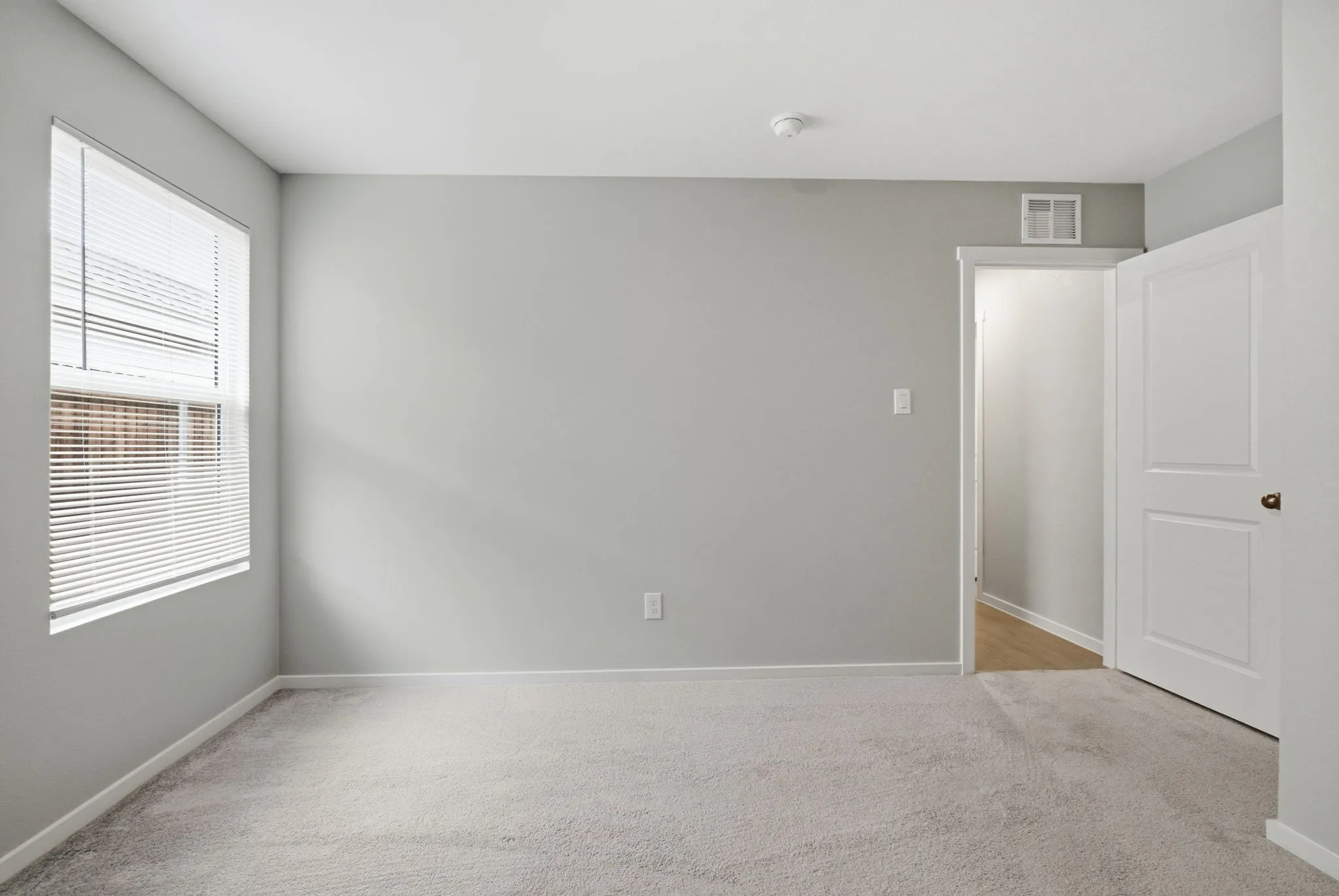Single Family Residence For Sale in Dallas County , 225 Poplar Place, Wilmer, Texas 75172, 3 Bedroom, 2 Bathroom, 2 Garage spaces, 1,400 Sqft, built in 2025, mls#21366340, Real Estate Agent in Wilmer, Homes For Sale in Dallas county, Homes For Sale in Wilmer, Realtor in Wilmer Texas, Real Estate Brokerage Independent Realty Texas, Luminita Cordes Realtor