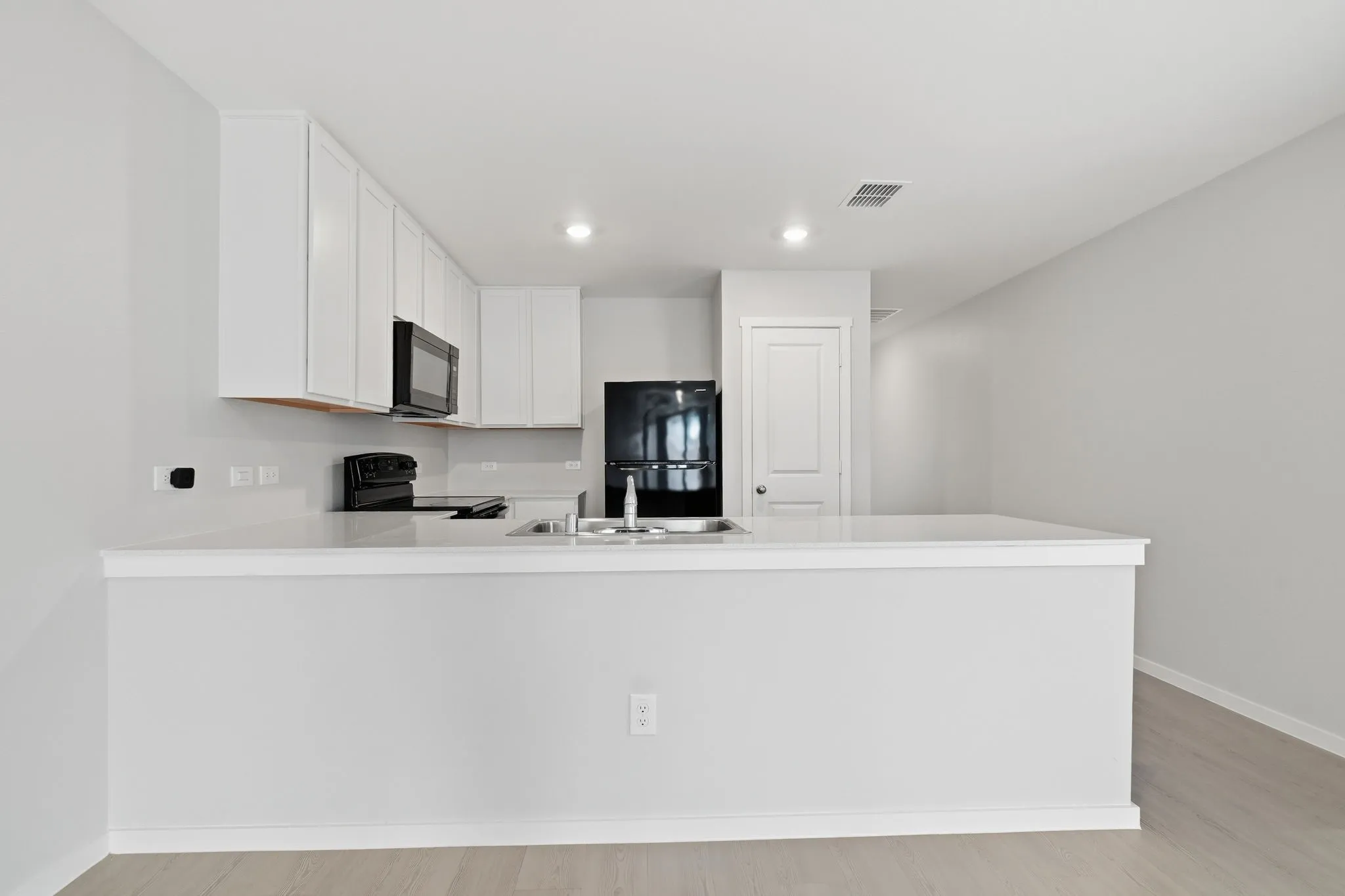 Single Family Residence For Sale in Dallas County , 225 Poplar Place, Wilmer, Texas 75172, 3 Bedroom, 2 Bathroom, 2 Garage spaces, 1,400 Sqft, built in 2025, mls#21366340, Real Estate Agent in Wilmer, Homes For Sale in Dallas county, Homes For Sale in Wilmer, Realtor in Wilmer Texas, Real Estate Brokerage Independent Realty Texas, Luminita Cordes Realtor