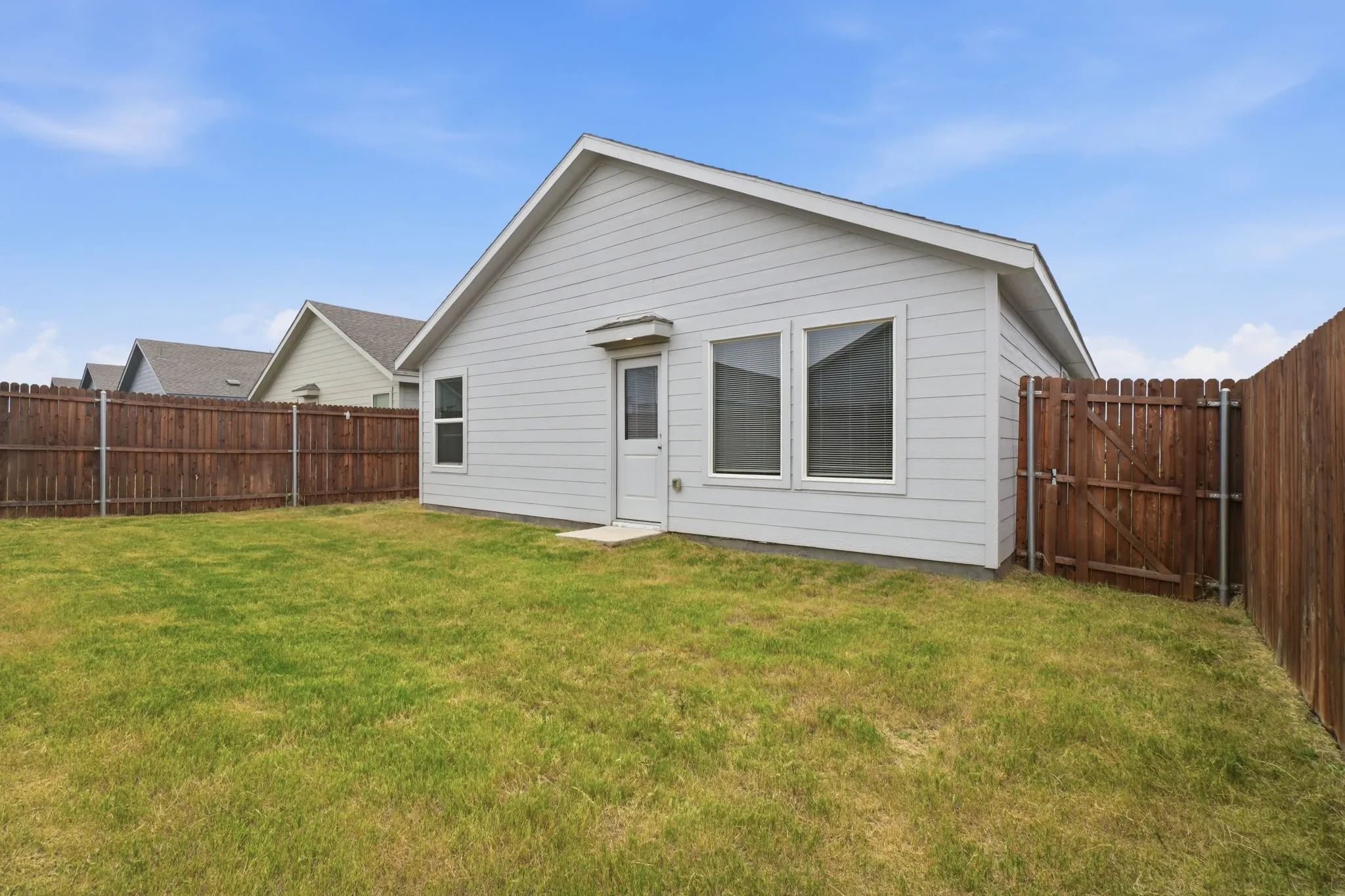 Single Family Residence For Sale in Dallas County , 225 Poplar Place, Wilmer, Texas 75172, 3 Bedroom, 2 Bathroom, 2 Garage spaces, 1,400 Sqft, built in 2025, mls#21366340, Real Estate Agent in Wilmer, Homes For Sale in Dallas county, Homes For Sale in Wilmer, Realtor in Wilmer Texas, Real Estate Brokerage Independent Realty Texas, Luminita Cordes Realtor