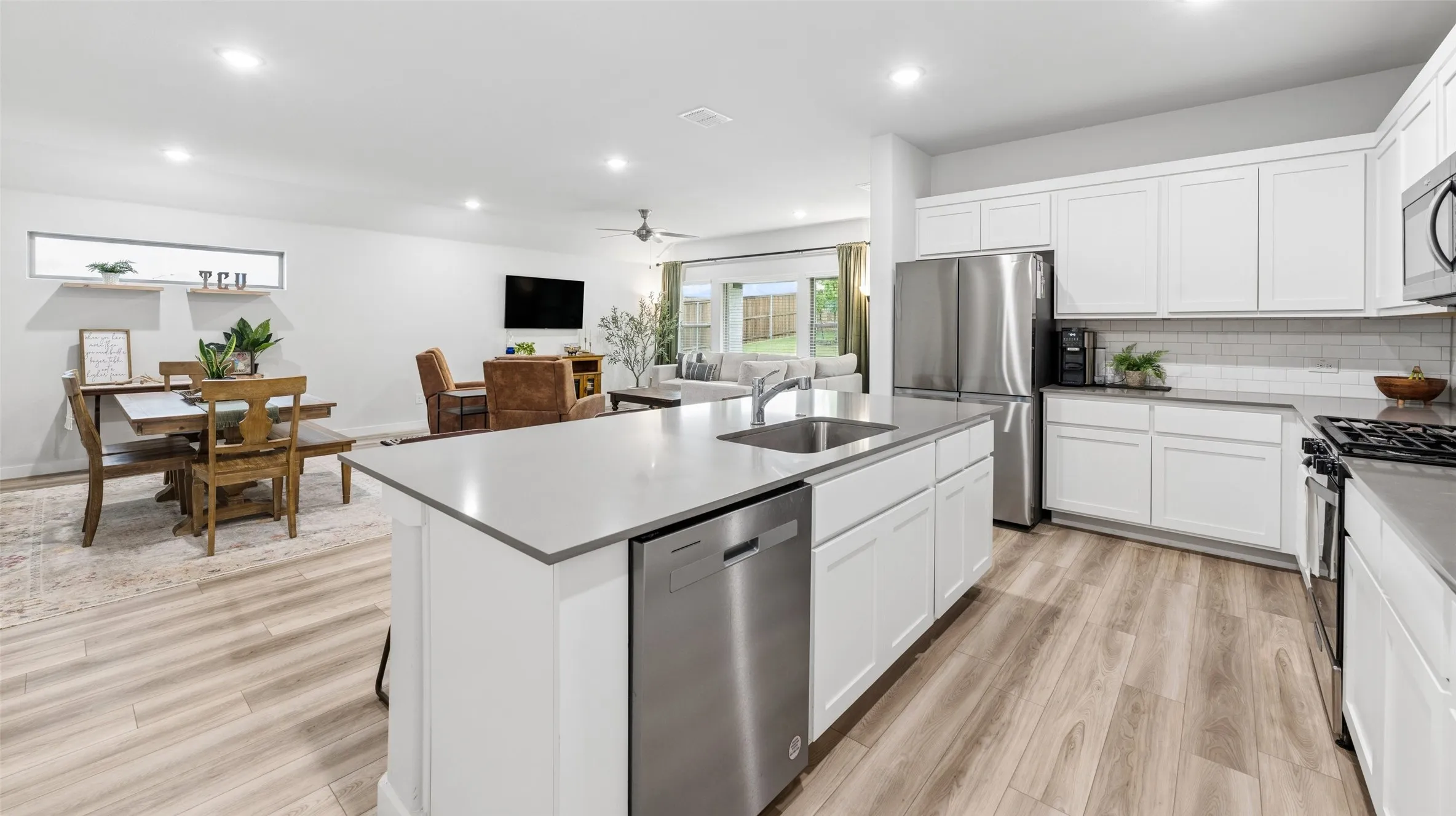 Single Family Residence For Sale in Tarrant County , 10544 Landry Bluff Lane, Fort Worth, Texas 76126, 4 Bedroom, 3 Bathroom, 2 Garage spaces, 2,185 Sqft, built in 2024, mls#21367803, Real Estate Agent in Fort Worth, Homes For Sale in Tarrant county, Homes For Sale in Fort Worth, Realtor in Fort Worth Texas, Real Estate Brokerage Independent Realty Texas, Luminita Cordes Realtor