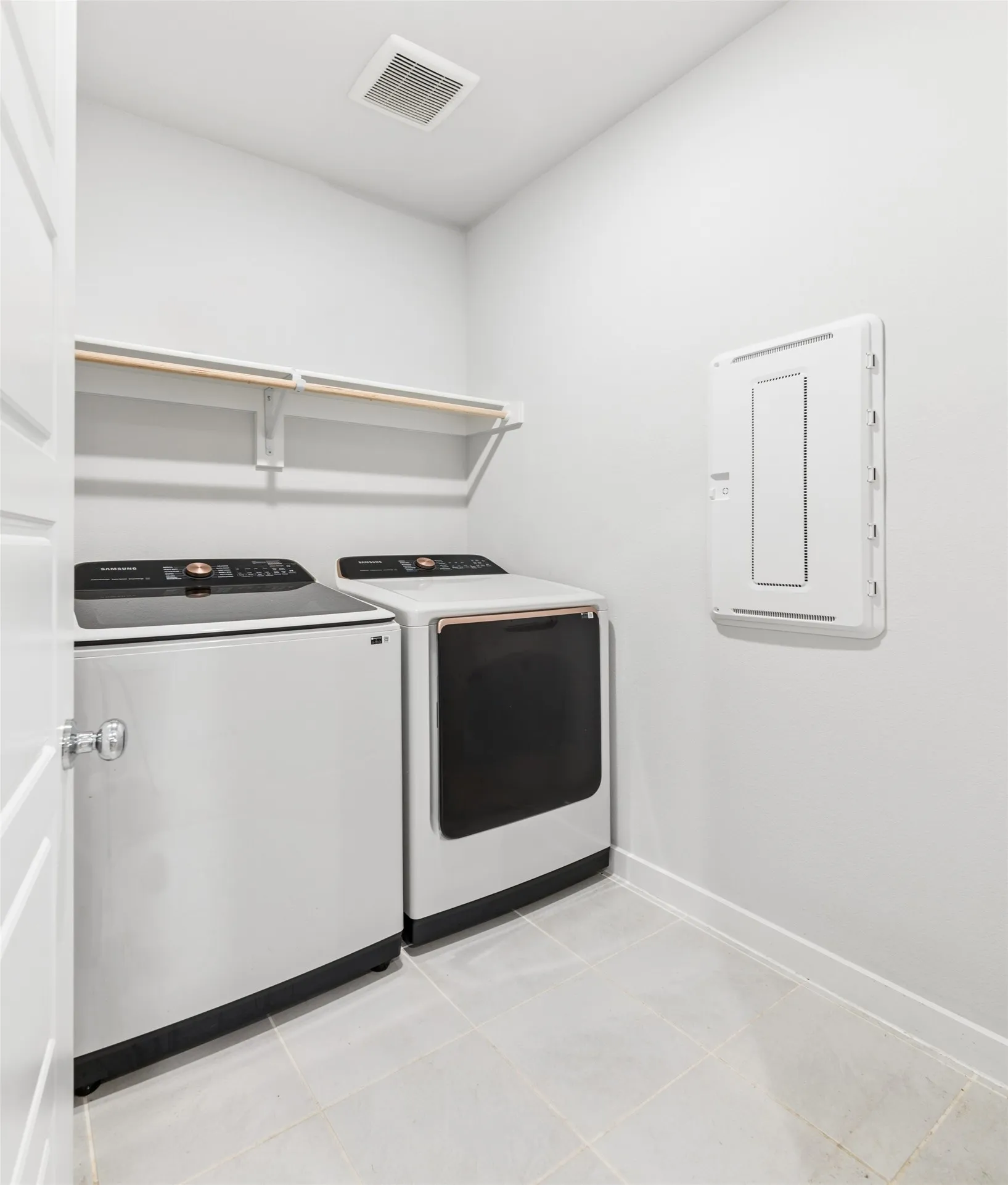 Single Family Residence For Sale in Tarrant County , 10544 Landry Bluff Lane, Fort Worth, Texas 76126, 4 Bedroom, 3 Bathroom, 2 Garage spaces, 2,185 Sqft, built in 2024, mls#21367803, Real Estate Agent in Fort Worth, Homes For Sale in Tarrant county, Homes For Sale in Fort Worth, Realtor in Fort Worth Texas, Real Estate Brokerage Independent Realty Texas, Luminita Cordes Realtor