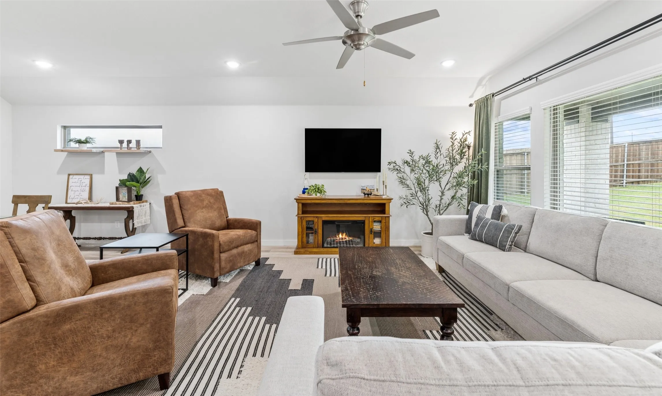 Single Family Residence For Sale in Tarrant County , 10544 Landry Bluff Lane, Fort Worth, Texas 76126, 4 Bedroom, 3 Bathroom, 2 Garage spaces, 2,185 Sqft, built in 2024, mls#21367803, Real Estate Agent in Fort Worth, Homes For Sale in Tarrant county, Homes For Sale in Fort Worth, Realtor in Fort Worth Texas, Real Estate Brokerage Independent Realty Texas, Luminita Cordes Realtor