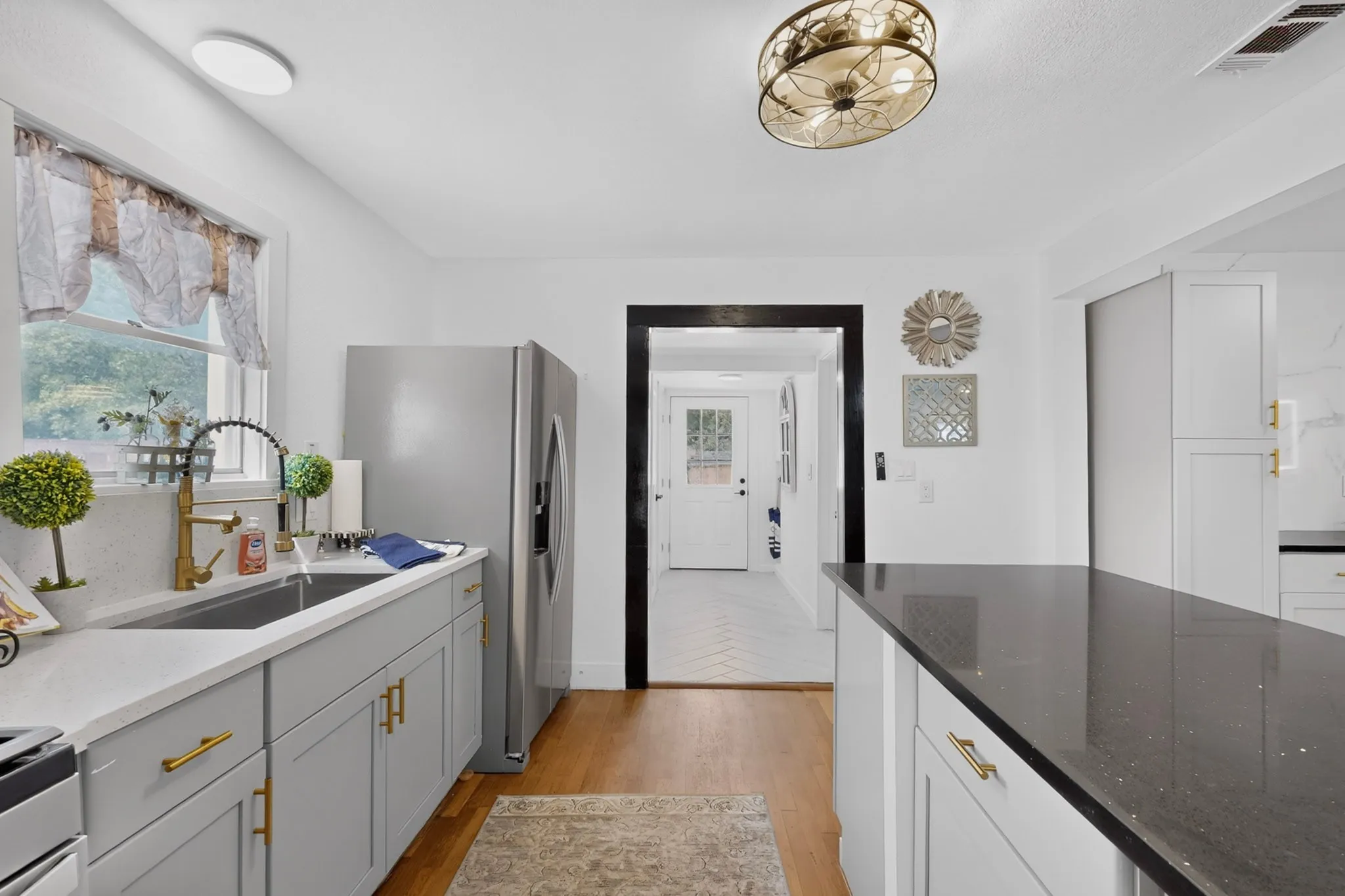 Single Family Residence For Sale in Dallas County , 429 S Walker Street, Mesquite, Texas 75149, 4 Bedroom, 3 Bathroom, Garage spaces, 1,450 Sqft, built in 1940, mls#21365680, Real Estate Agent in Mesquite, Homes For Sale in Dallas county, Homes For Sale in Mesquite, Realtor in Mesquite Texas, Real Estate Brokerage Independent Realty Texas, Luminita Cordes Realtor