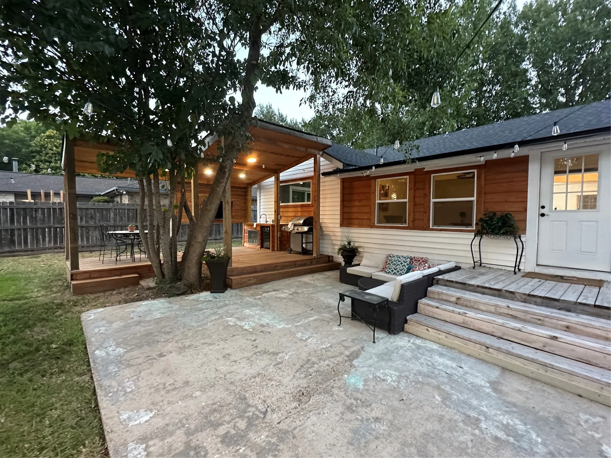 Single Family Residence For Sale in Dallas County , 429 S Walker Street, Mesquite, Texas 75149, 4 Bedroom, 3 Bathroom, Garage spaces, 1,450 Sqft, built in 1940, mls#21365680, Real Estate Agent in Mesquite, Homes For Sale in Dallas county, Homes For Sale in Mesquite, Realtor in Mesquite Texas, Real Estate Brokerage Independent Realty Texas, Luminita Cordes Realtor