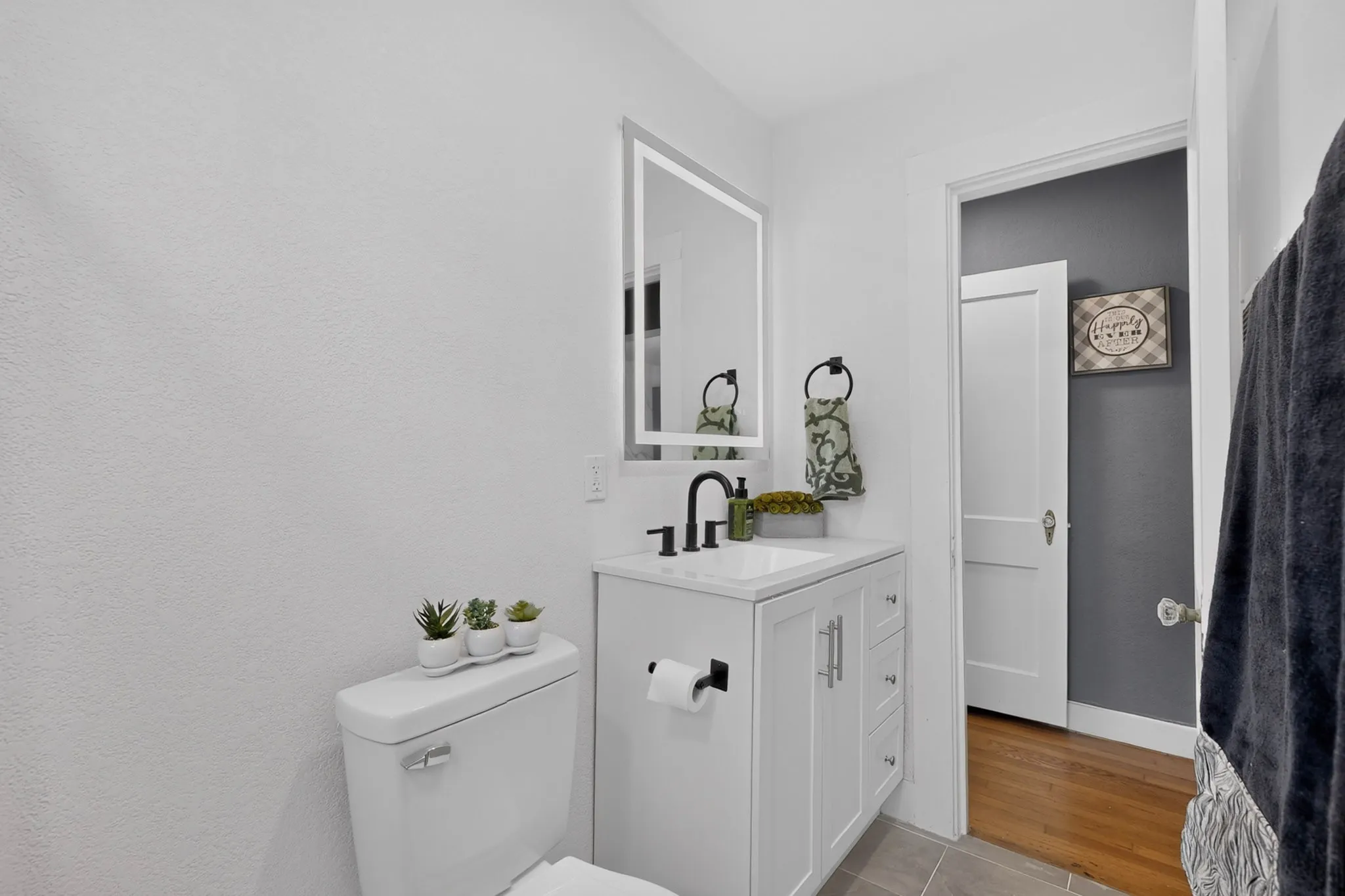 Single Family Residence For Sale in Dallas County , 429 S Walker Street, Mesquite, Texas 75149, 4 Bedroom, 3 Bathroom, Garage spaces, 1,450 Sqft, built in 1940, mls#21365680, Real Estate Agent in Mesquite, Homes For Sale in Dallas county, Homes For Sale in Mesquite, Realtor in Mesquite Texas, Real Estate Brokerage Independent Realty Texas, Luminita Cordes Realtor