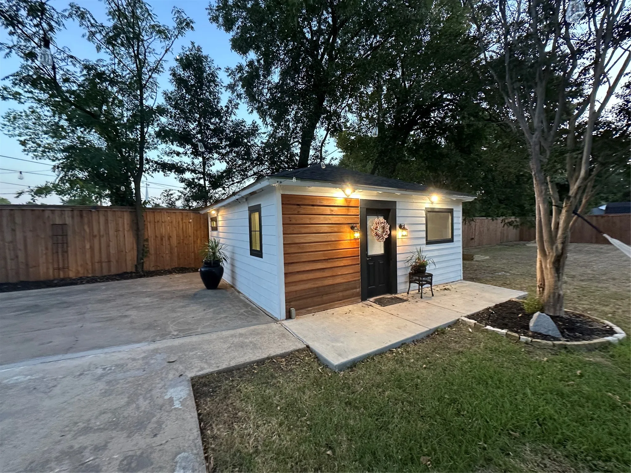 Single Family Residence For Sale in Dallas County , 429 S Walker Street, Mesquite, Texas 75149, 4 Bedroom, 3 Bathroom, Garage spaces, 1,450 Sqft, built in 1940, mls#21365680, Real Estate Agent in Mesquite, Homes For Sale in Dallas county, Homes For Sale in Mesquite, Realtor in Mesquite Texas, Real Estate Brokerage Independent Realty Texas, Luminita Cordes Realtor