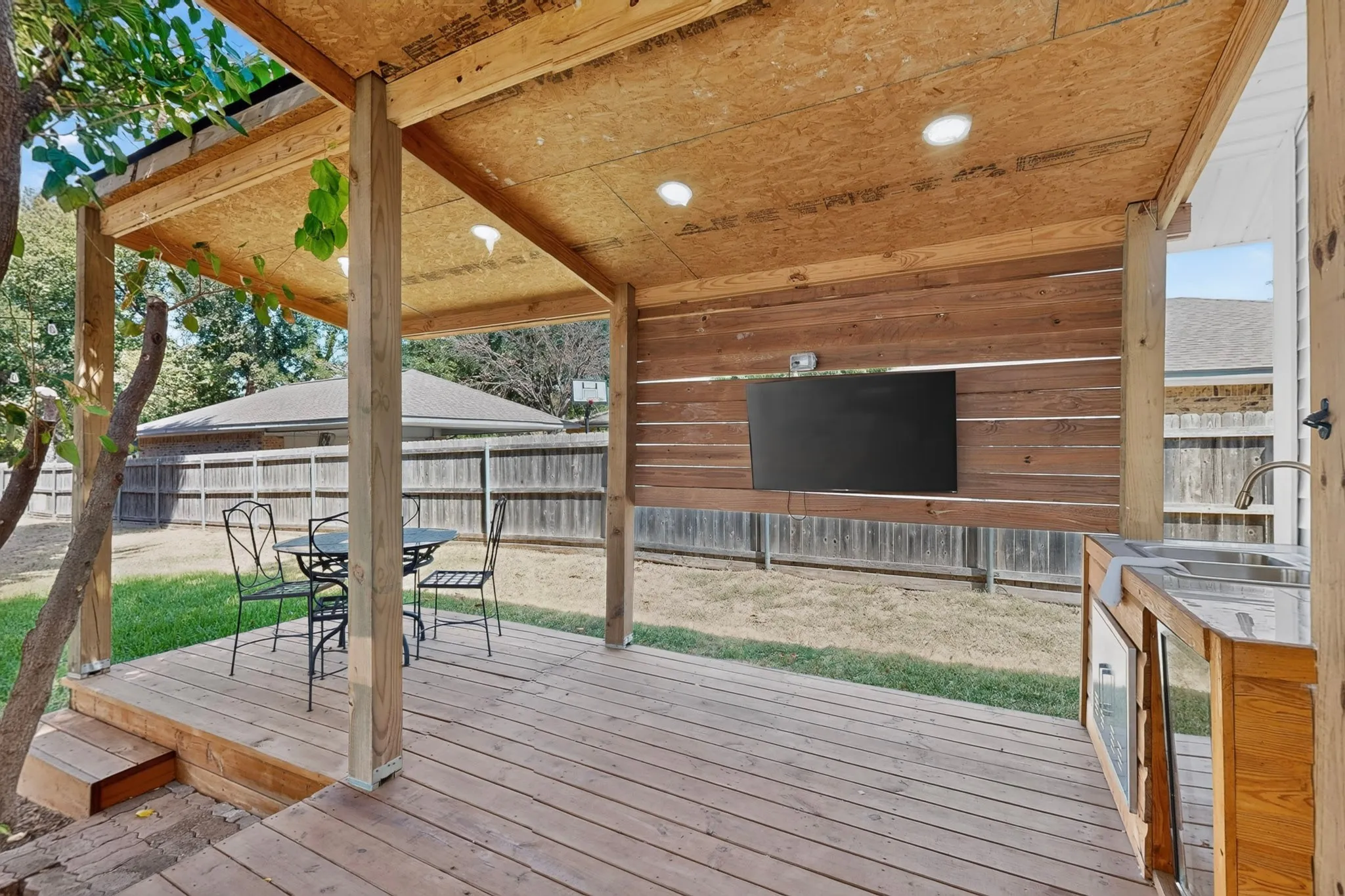 Single Family Residence For Sale in Dallas County , 429 S Walker Street, Mesquite, Texas 75149, 4 Bedroom, 3 Bathroom, Garage spaces, 1,450 Sqft, built in 1940, mls#21365680, Real Estate Agent in Mesquite, Homes For Sale in Dallas county, Homes For Sale in Mesquite, Realtor in Mesquite Texas, Real Estate Brokerage Independent Realty Texas, Luminita Cordes Realtor