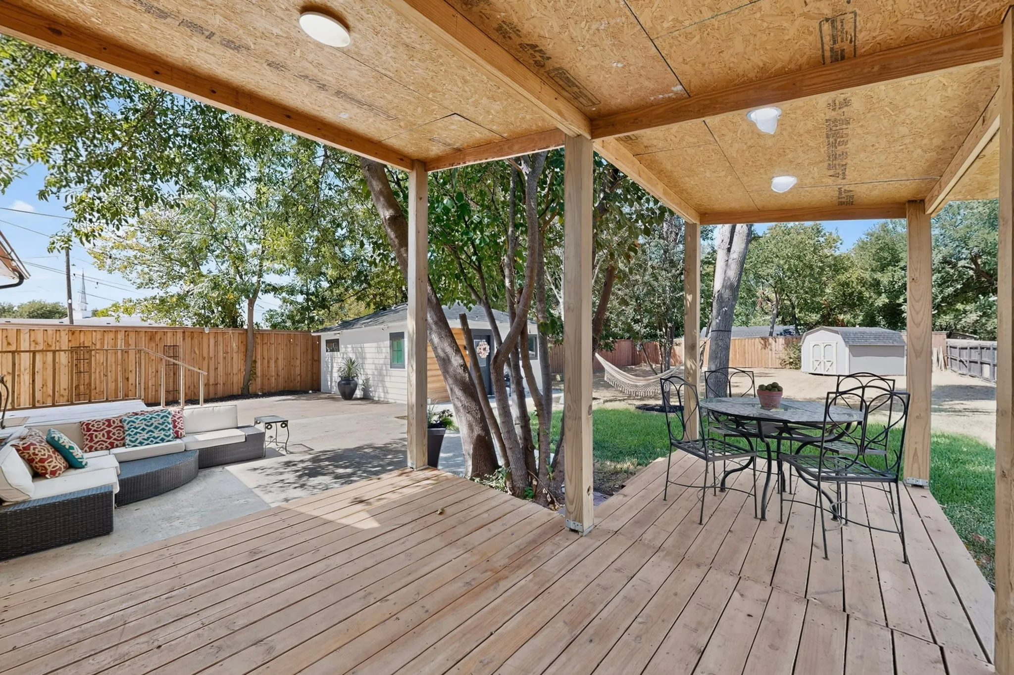 Single Family Residence For Sale in Dallas County , 429 S Walker Street, Mesquite, Texas 75149, 4 Bedroom, 3 Bathroom, Garage spaces, 1,450 Sqft, built in 1940, mls#21365680, Real Estate Agent in Mesquite, Homes For Sale in Dallas county, Homes For Sale in Mesquite, Realtor in Mesquite Texas, Real Estate Brokerage Independent Realty Texas, Luminita Cordes Realtor