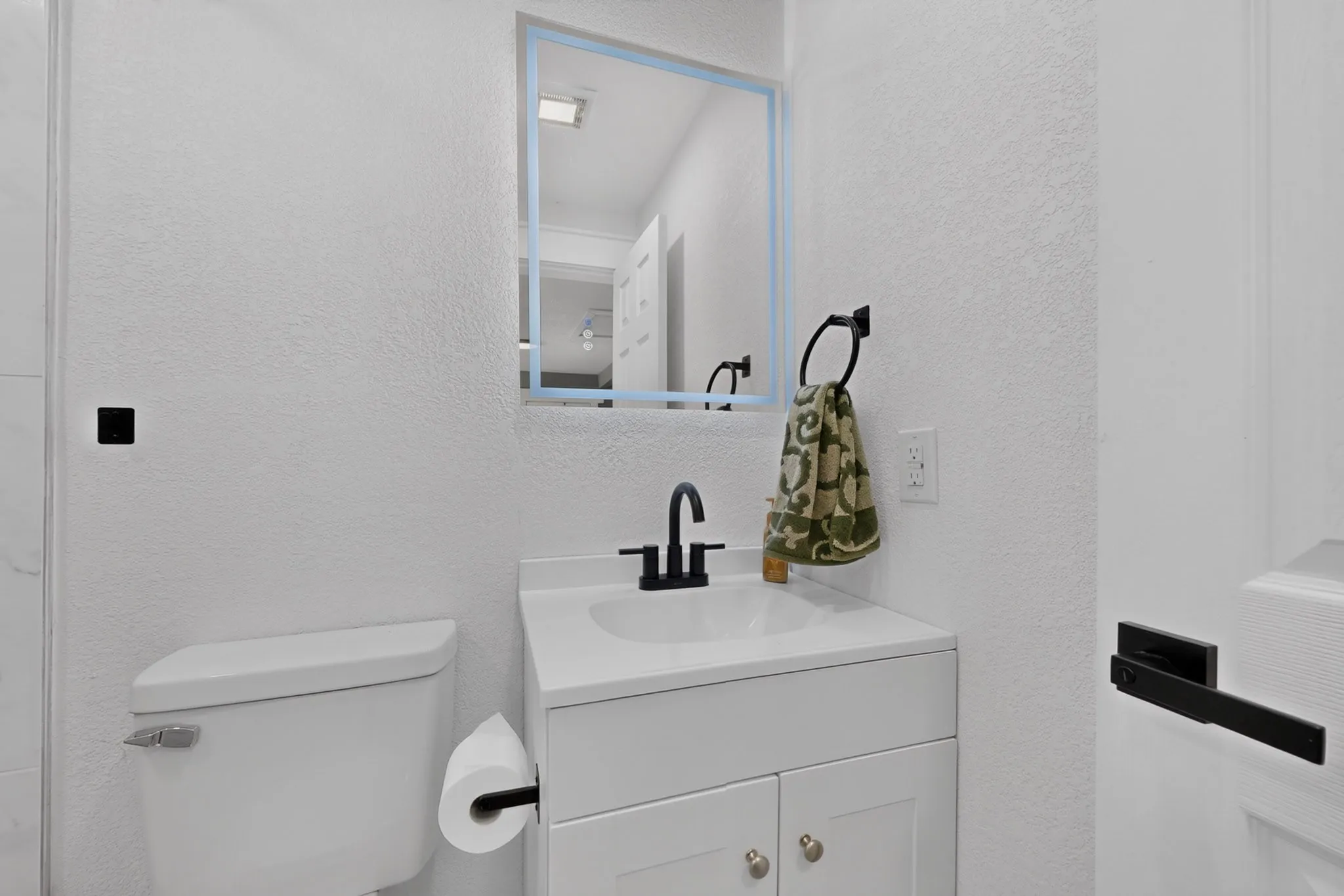 Single Family Residence For Sale in Dallas County , 429 S Walker Street, Mesquite, Texas 75149, 4 Bedroom, 3 Bathroom, Garage spaces, 1,450 Sqft, built in 1940, mls#21365680, Real Estate Agent in Mesquite, Homes For Sale in Dallas county, Homes For Sale in Mesquite, Realtor in Mesquite Texas, Real Estate Brokerage Independent Realty Texas, Luminita Cordes Realtor