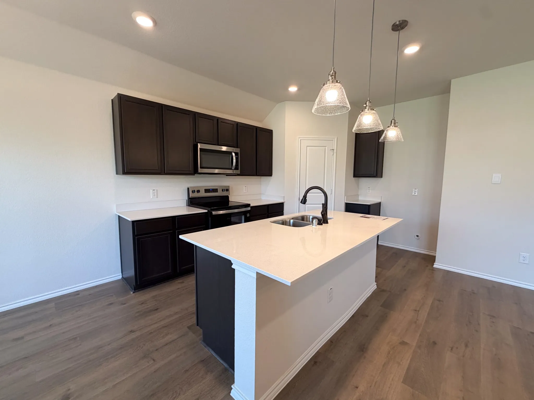 Single Family Residence For Rent in Ellis County , 369 Thoroughbred Street, Waxahachie, Texas 75165, 3 Bedroom, 2 Bathroom, Garage spaces, 1,450 Sqft, built in 2025, mls#21368143, Real Estate Agent in Waxahachie, Homes For Rent in Ellis county, Homes For Rent in Waxahachie, Realtor in Waxahachie Texas, Real Estate Brokerage Independent Realty Texas, Luminita Cordes Realtor
