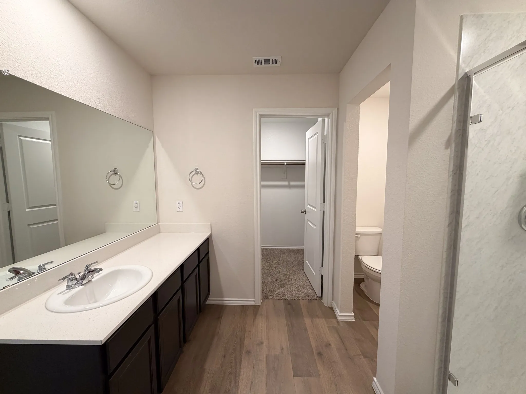 Single Family Residence For Rent in Ellis County , 369 Thoroughbred Street, Waxahachie, Texas 75165, 3 Bedroom, 2 Bathroom, Garage spaces, 1,450 Sqft, built in 2025, mls#21368143, Real Estate Agent in Waxahachie, Homes For Rent in Ellis county, Homes For Rent in Waxahachie, Realtor in Waxahachie Texas, Real Estate Brokerage Independent Realty Texas, Luminita Cordes Realtor