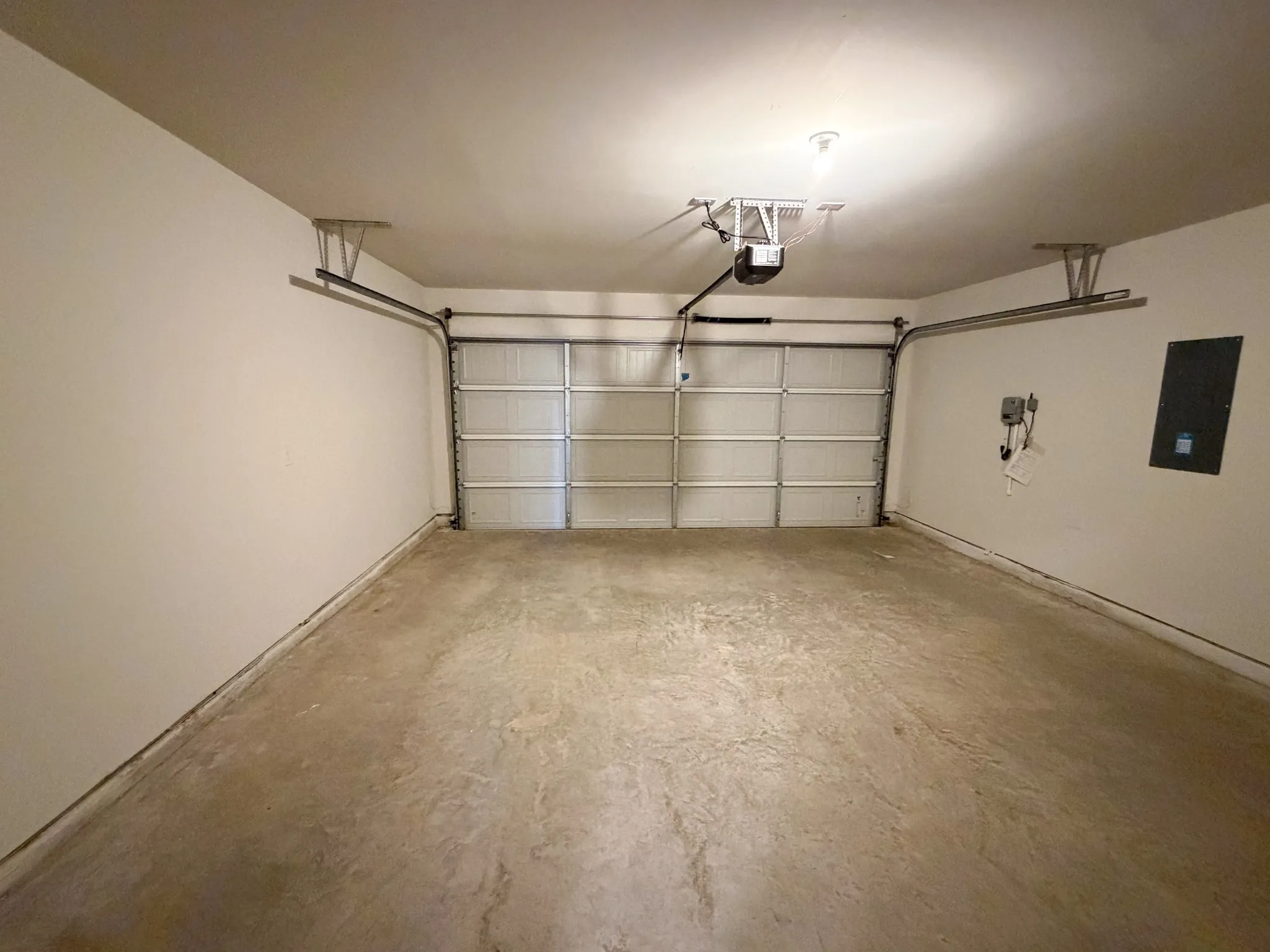 Single Family Residence For Rent in Ellis County , 369 Thoroughbred Street, Waxahachie, Texas 75165, 3 Bedroom, 2 Bathroom, Garage spaces, 1,450 Sqft, built in 2025, mls#21368143, Real Estate Agent in Waxahachie, Homes For Rent in Ellis county, Homes For Rent in Waxahachie, Realtor in Waxahachie Texas, Real Estate Brokerage Independent Realty Texas, Luminita Cordes Realtor
