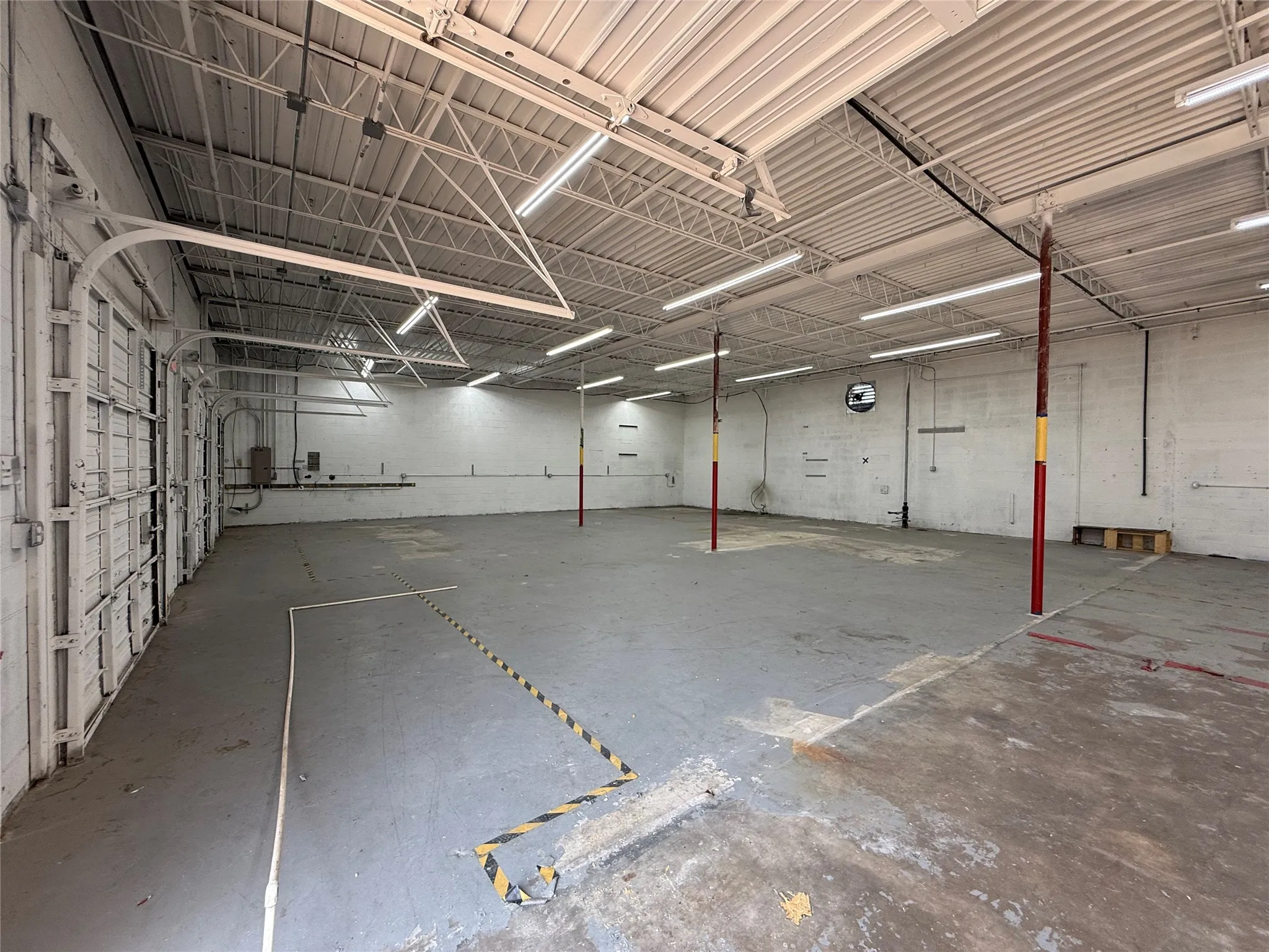 Warehouse For Rent in Dallas County , 4309 Action Street, Garland, Texas 75042, 0, 0, Garage spaces, 0 Sqft, built in 1967, mls#21368035, Real Estate Agent in Garland, Homes For Rent in Dallas county, Homes For Rent in Garland, Realtor in Garland Texas, Real Estate Brokerage Independent Realty Texas, Luminita Cordes Realtor