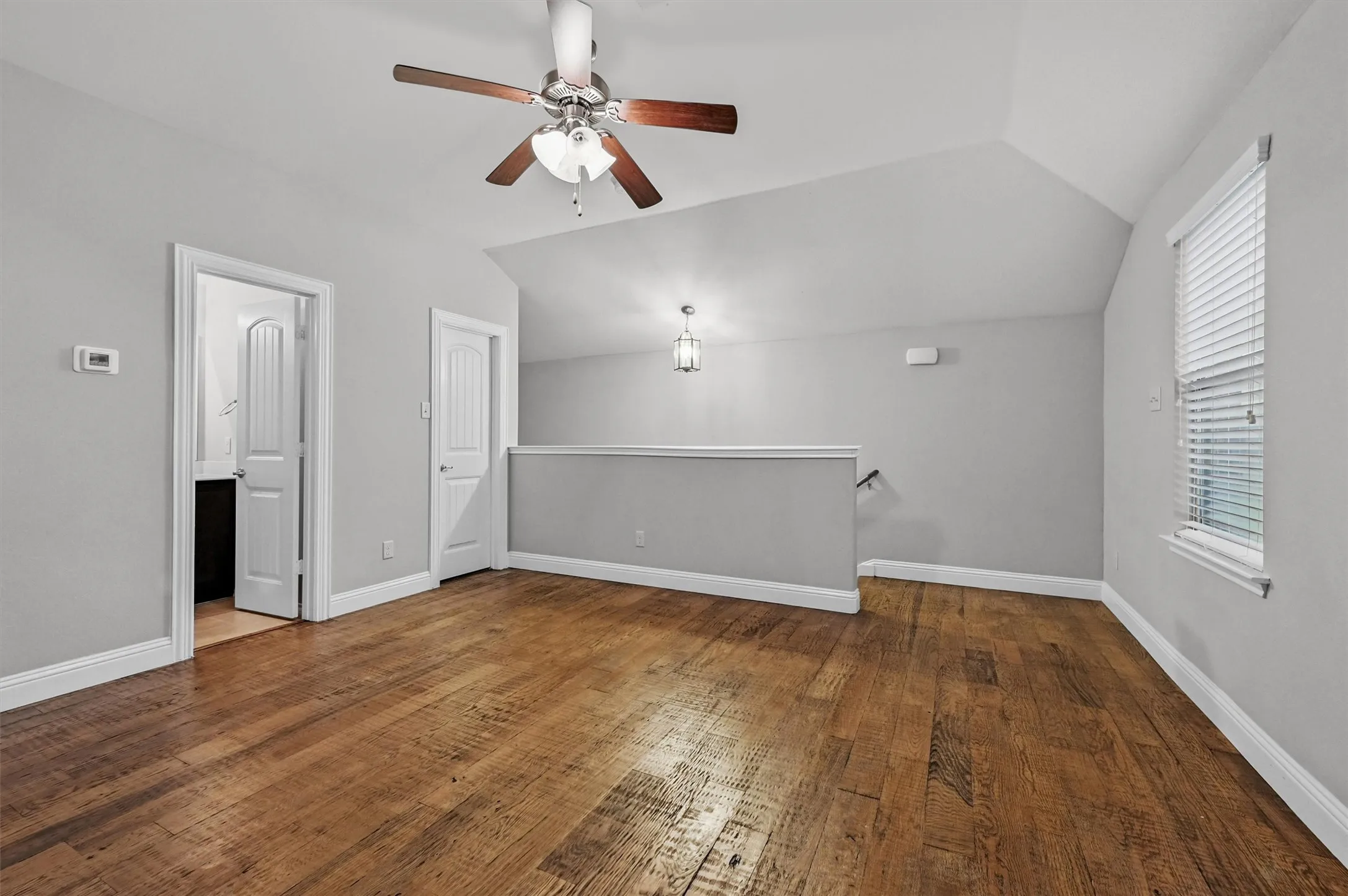 Single Family Residence For Sale in Grayson County , 1512 Greenbrier Drive, Van Alstyne, Texas 75495, 3 Bedroom, 3 Bathroom, 2 Garage spaces, 2,193 Sqft, built in 2015, mls#21366263, Real Estate Agent in Van Alstyne, Homes For Sale in Grayson county, Homes For Sale in Van Alstyne, Realtor in Van Alstyne Texas, Real Estate Brokerage Independent Realty Texas, Luminita Cordes Realtor