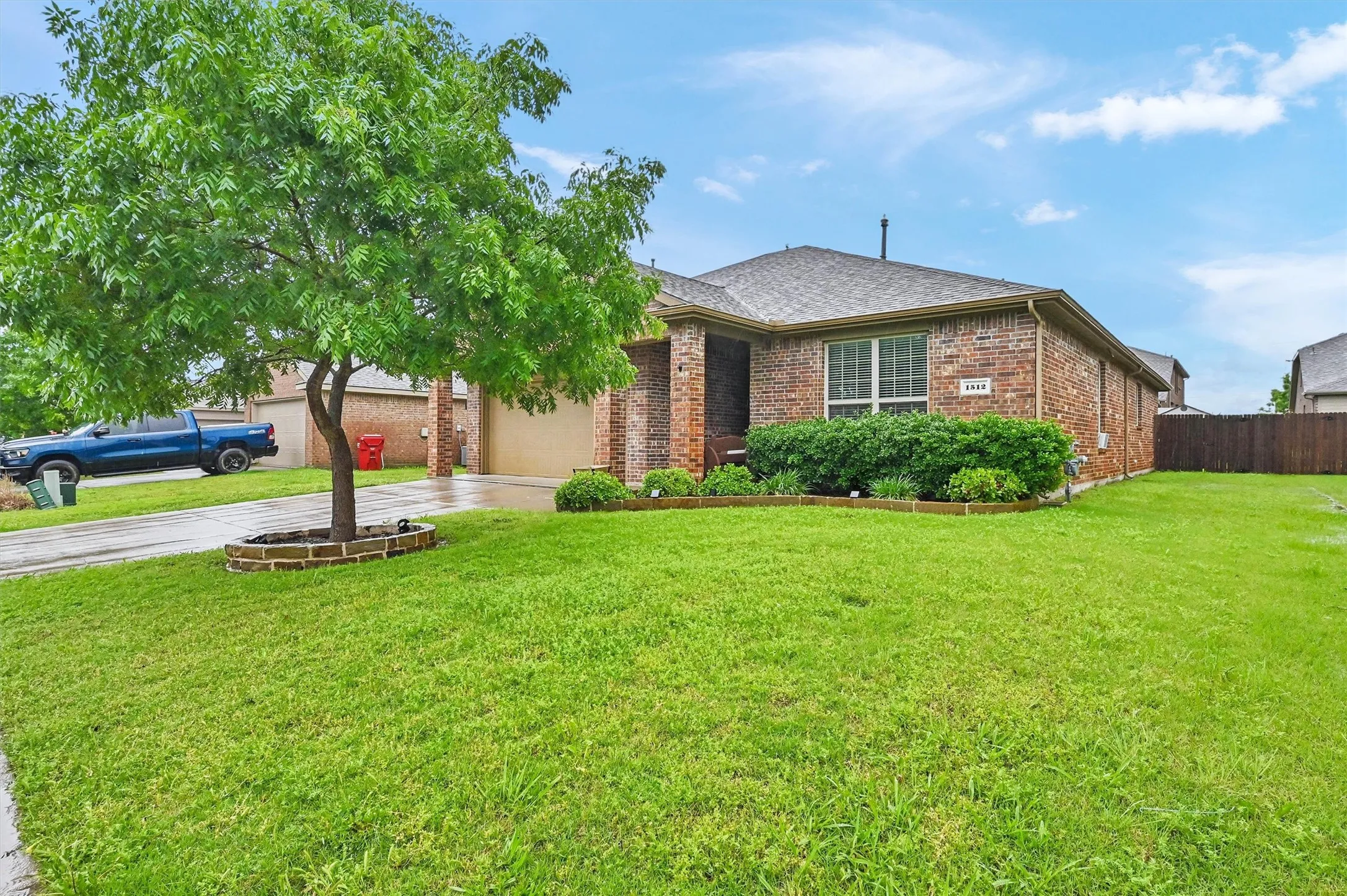Single Family Residence For Sale in Grayson County , 1512 Greenbrier Drive, Van Alstyne, Texas 75495, 3 Bedroom, 3 Bathroom, 2 Garage spaces, 2,193 Sqft, built in 2015, mls#21366263, Real Estate Agent in Van Alstyne, Homes For Sale in Grayson county, Homes For Sale in Van Alstyne, Realtor in Van Alstyne Texas, Real Estate Brokerage Independent Realty Texas, Luminita Cordes Realtor